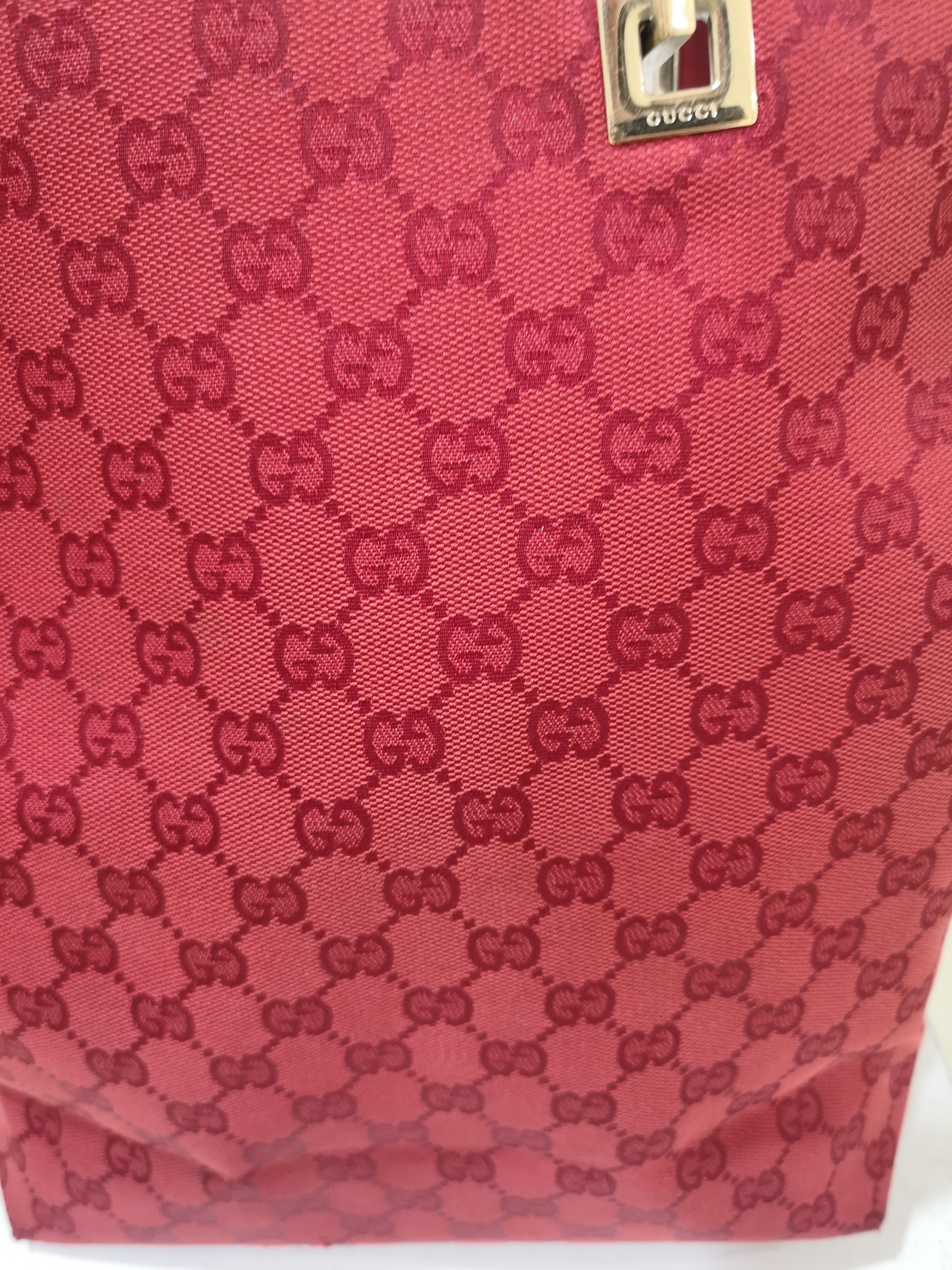 Gucci red Shoulder bag
measurements: h 32 * 36 * 12 cm