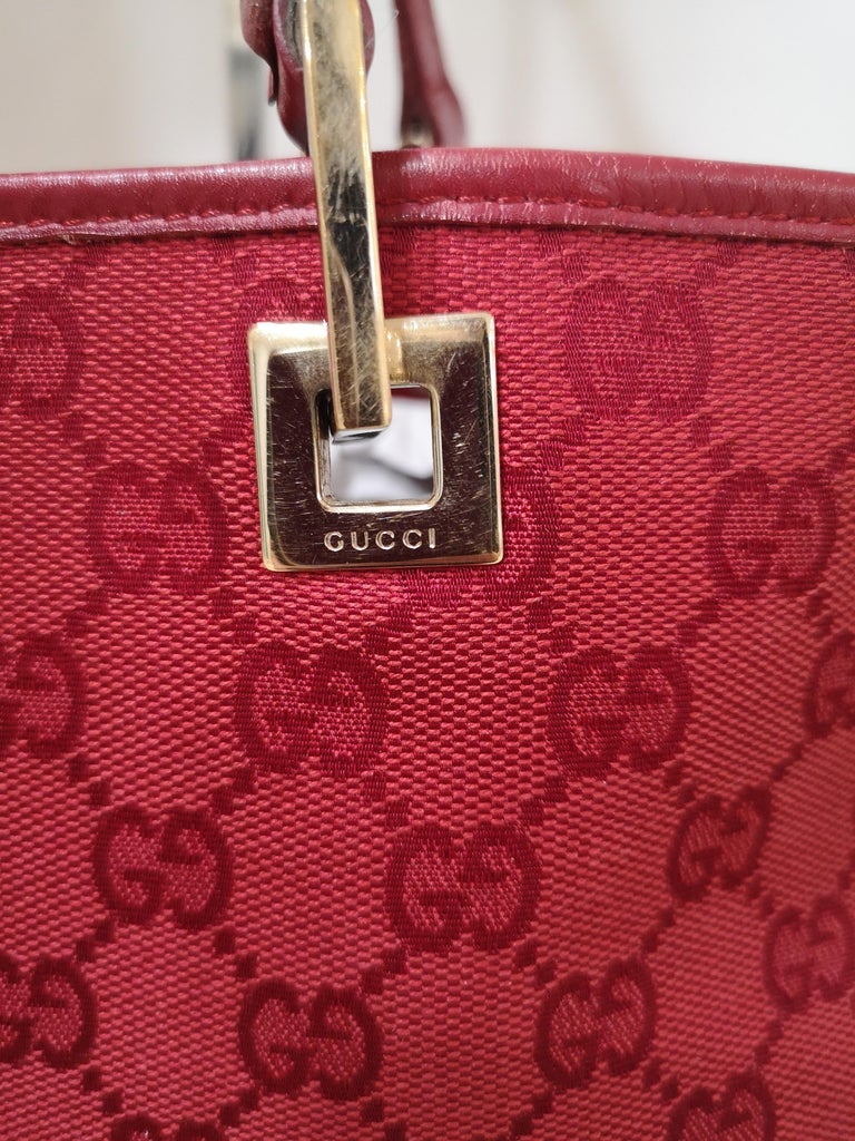 Gucci red Shoulder bag at 1stDibs