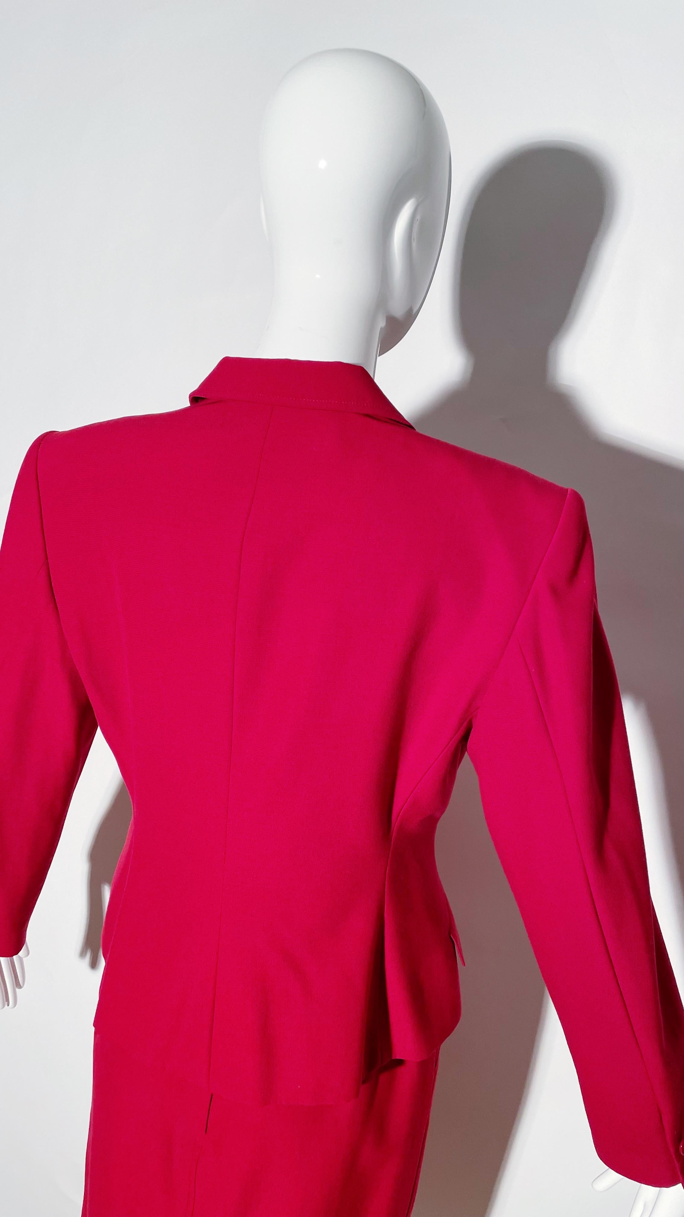 Gucci - Tailleur jupe rouge en vente 1