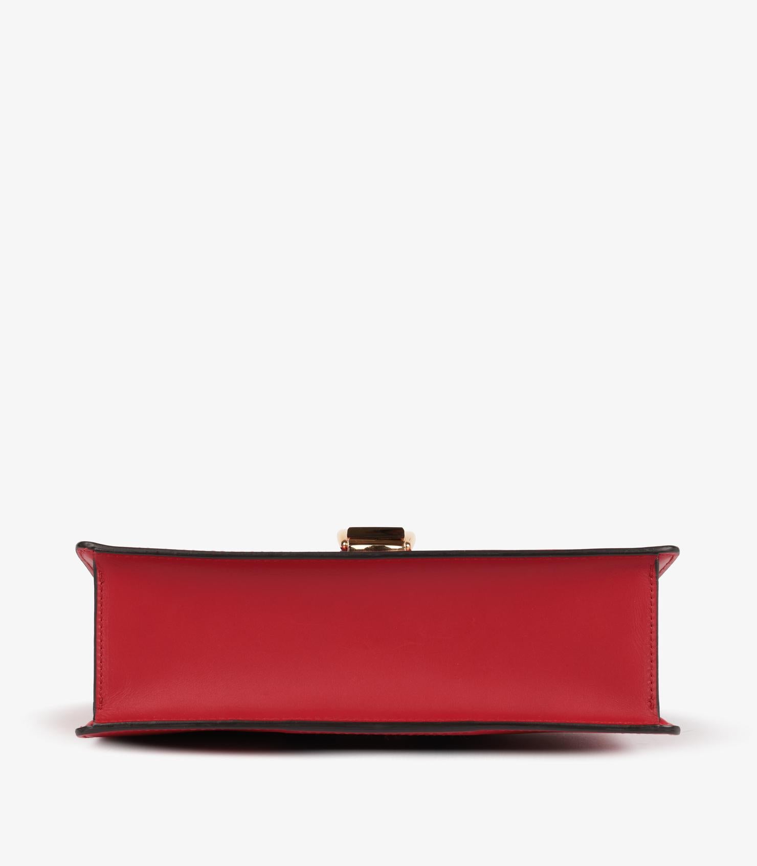 Gucci Sac à bandoulière moyen Sylvie en cuir de veau lisse rouge et toile marine en vente 2