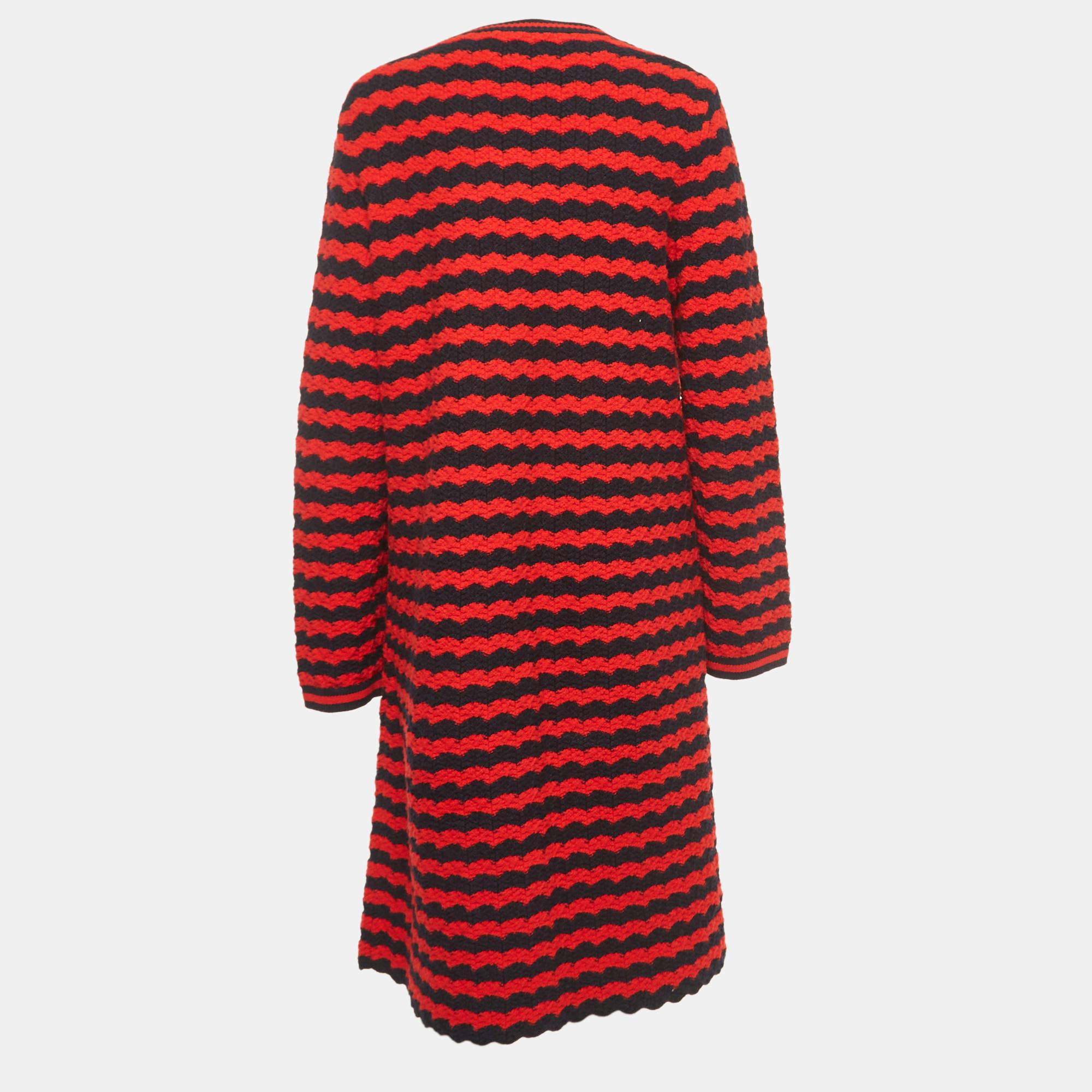 Your closet is never complete without a stunning cardigan as this. This cardigan from Gucci is efficiently tailored using high-quality fabric in a pleasant shade, which adds a luxurious edge to your outfit.

