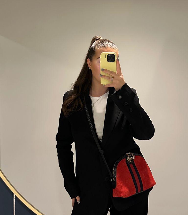 Gucci - Petit sac Ophidia en daim rouge et cuir de veau noir vieilli et brillant, toile marine

Détails du produit
Xupes Ref : CB1565
Marque : Gucci
Modèle : Petit sac Ophidia
Type : Shoulder, Crossbody
Numéro de série : 499621 436623
Âge :