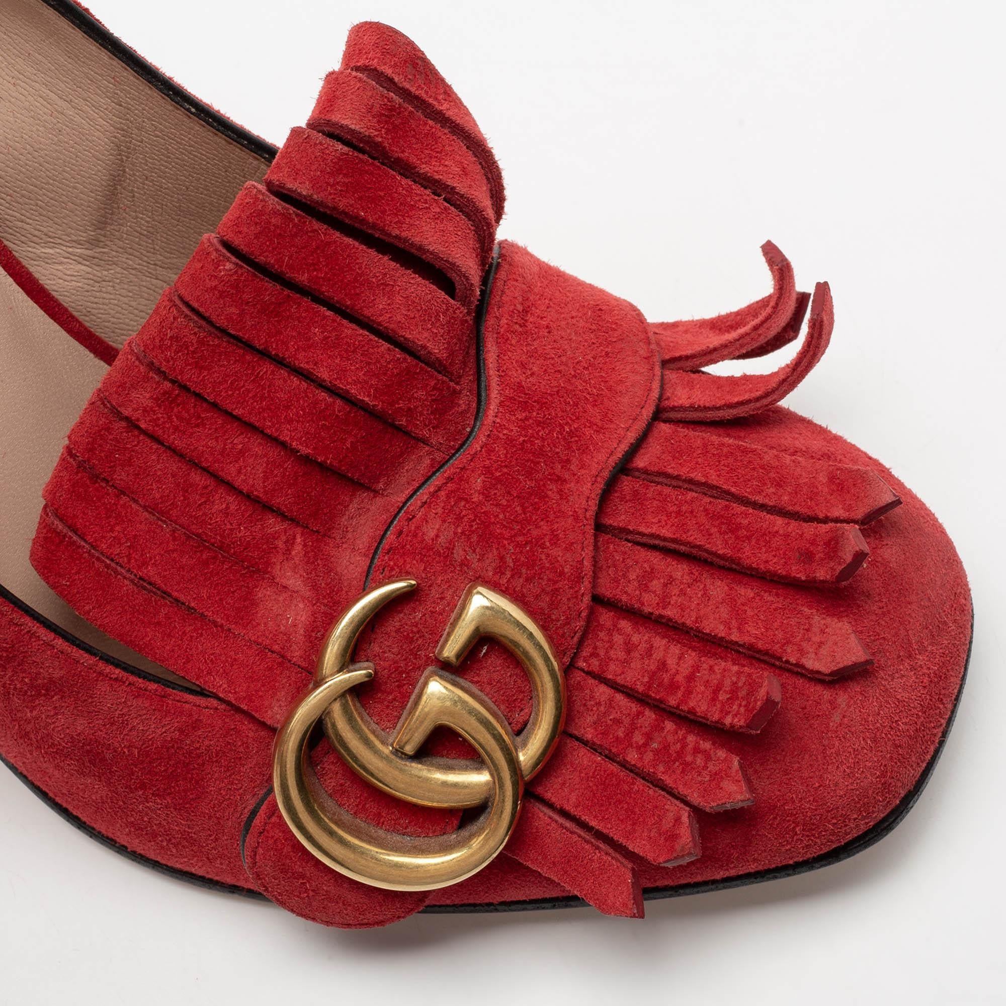 Gucci Red Suede GG Marmont Fringed Block Heel Pumps Size 38 In Good Condition In Dubai, Al Qouz 2
