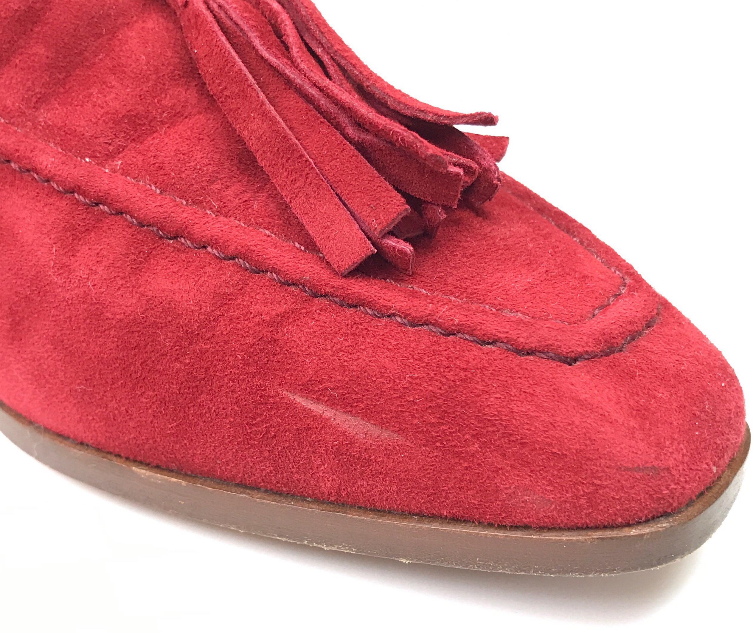 Gucci Red Suede Tassel Loafer - 6 In Good Condition In West Palm Beach, FL
