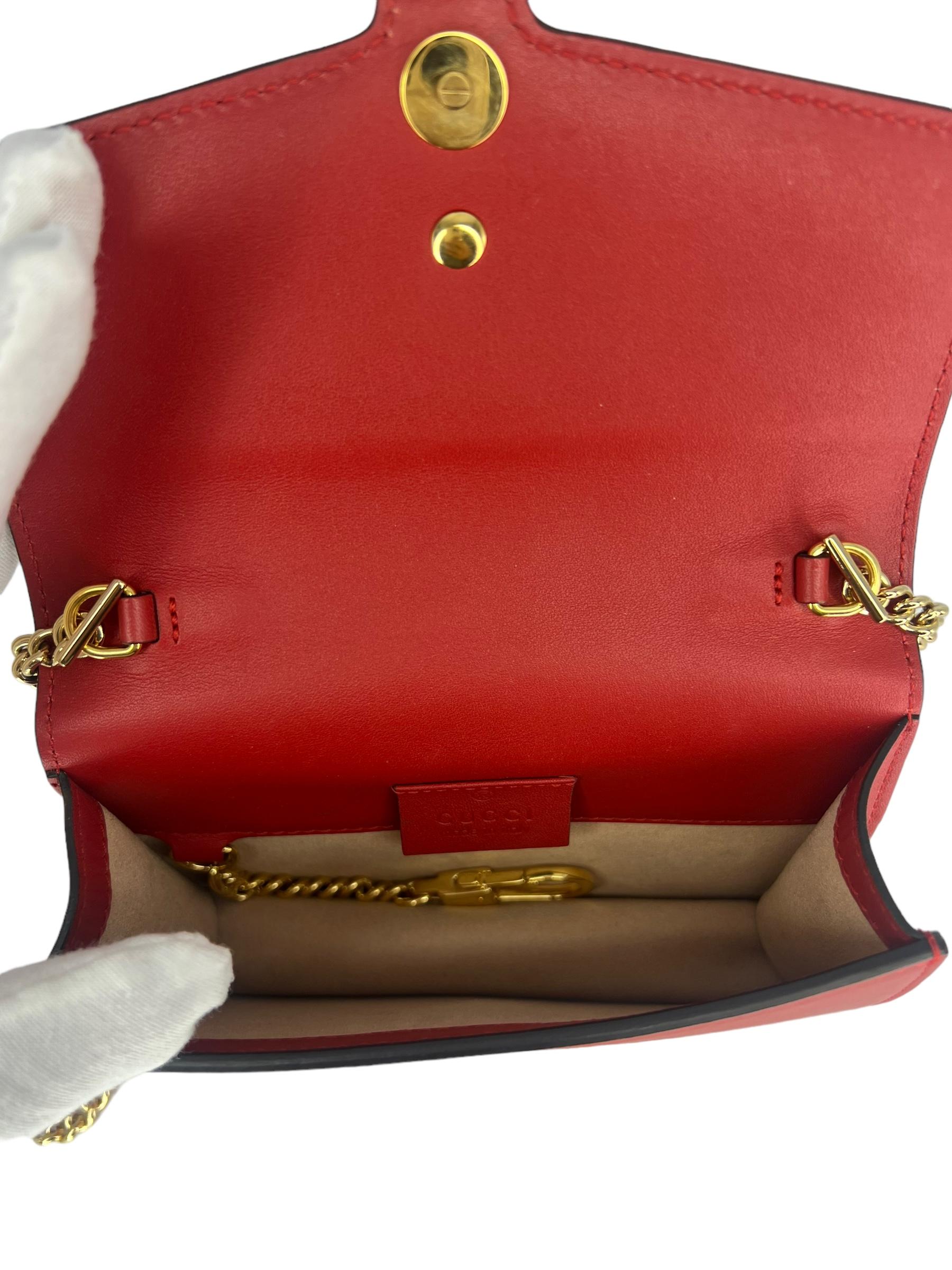 Gucci Red Super Mini Sylvie Chain Bag For Sale 3