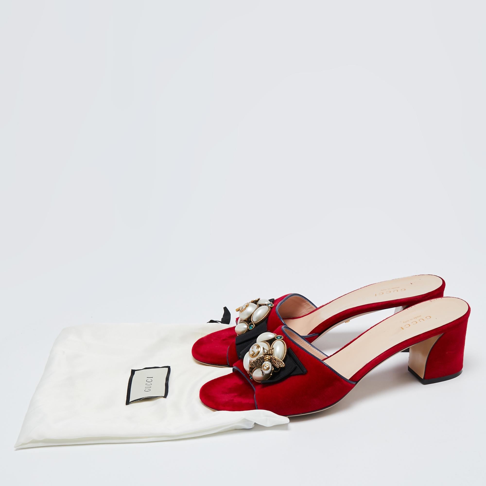 Gucci Red Velvet Bee/Faux Pearl Mid-Heel Slide Sandals Size 40 3
