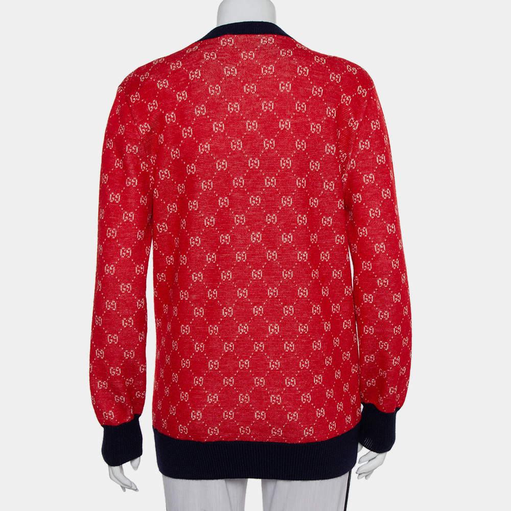 From Gucci comes this prize of a piece that is made from quality materials and designed as a chic cardigan. The creation has front buttons and long sleeves. It is further adorned with the GG print all over. It is perfect for a host of occasions and