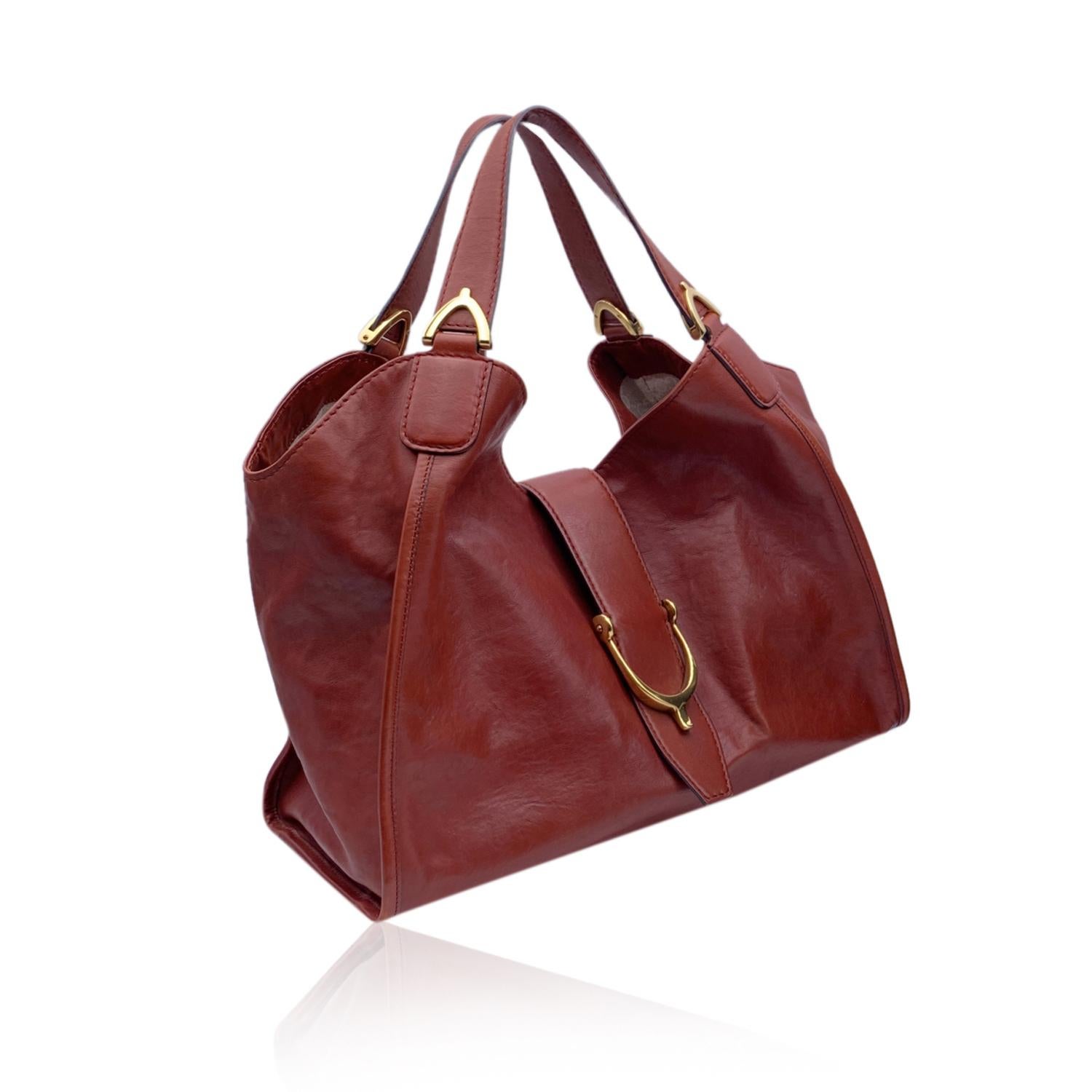 Gucci Rötlichbraunes Leder Steigbügel Hobo Tasche Umhängetasche im Zustand „Gut“ in Rome, Rome