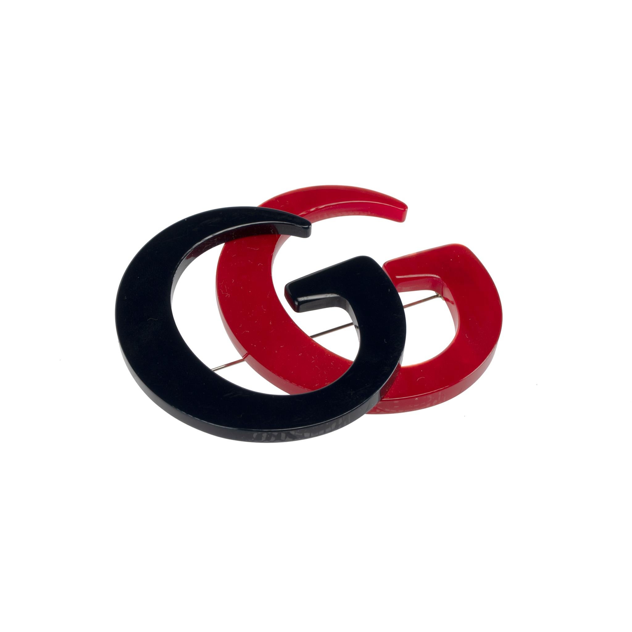 Gucci Resin Brooch Red and Black For Sale at 1stDibs