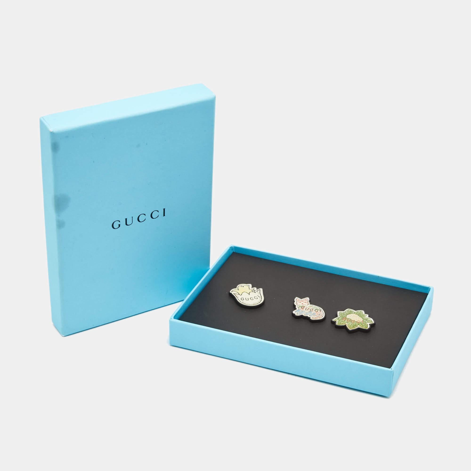 Gucci Resin Cat Chick & Cabbage Lapel Pin Set of 3 In Excellent Condition For Sale In Dubai, Al Qouz 2