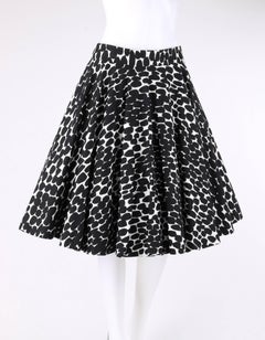 GUCCI Resort 2008 Black & White Abstract Polka Dot Knee Length Circle Skirt