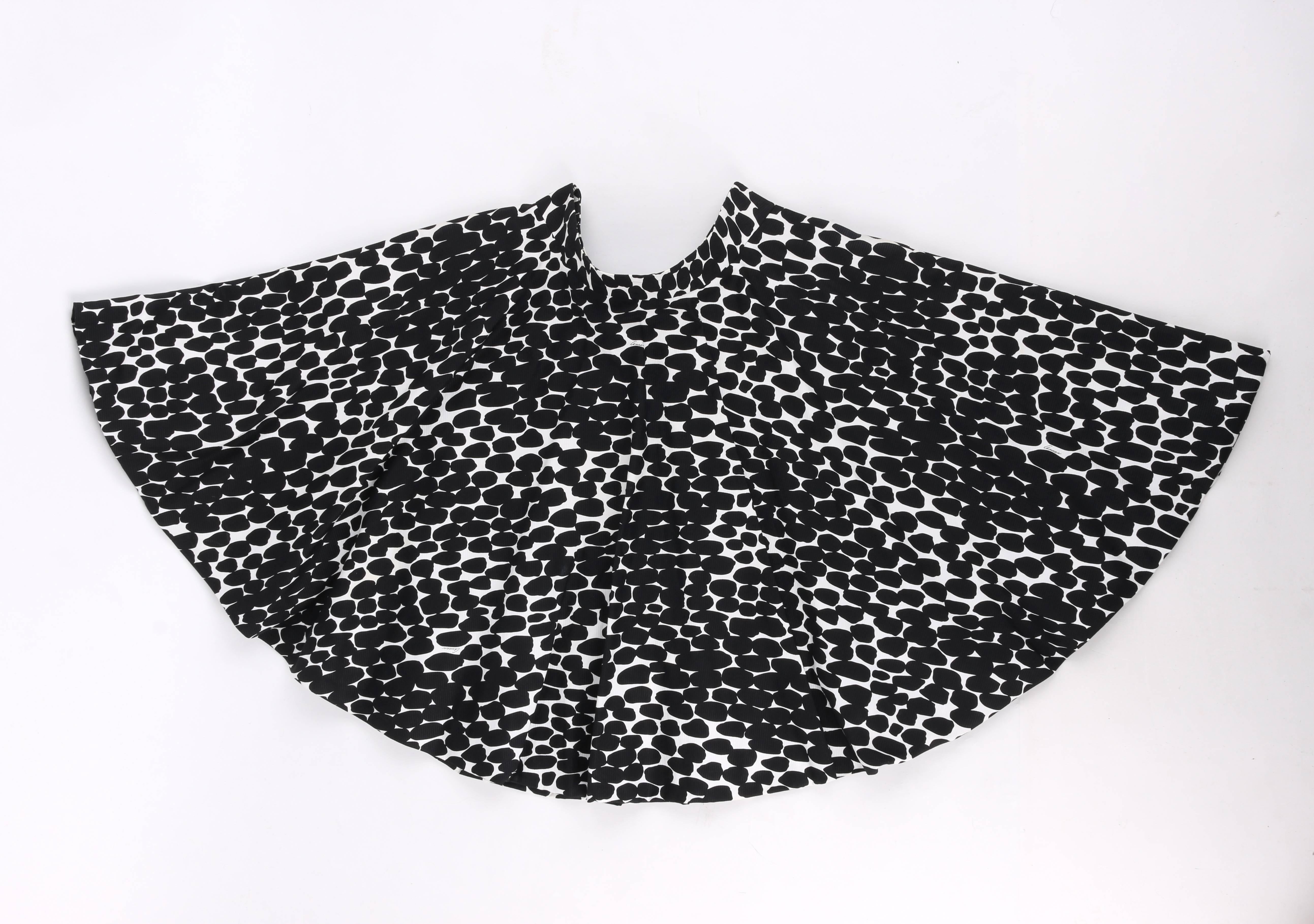 GUCCI Resort 2008 Black & White Abstract Polka Dot Knee Length Circle Skirt In Excellent Condition In Thiensville, WI