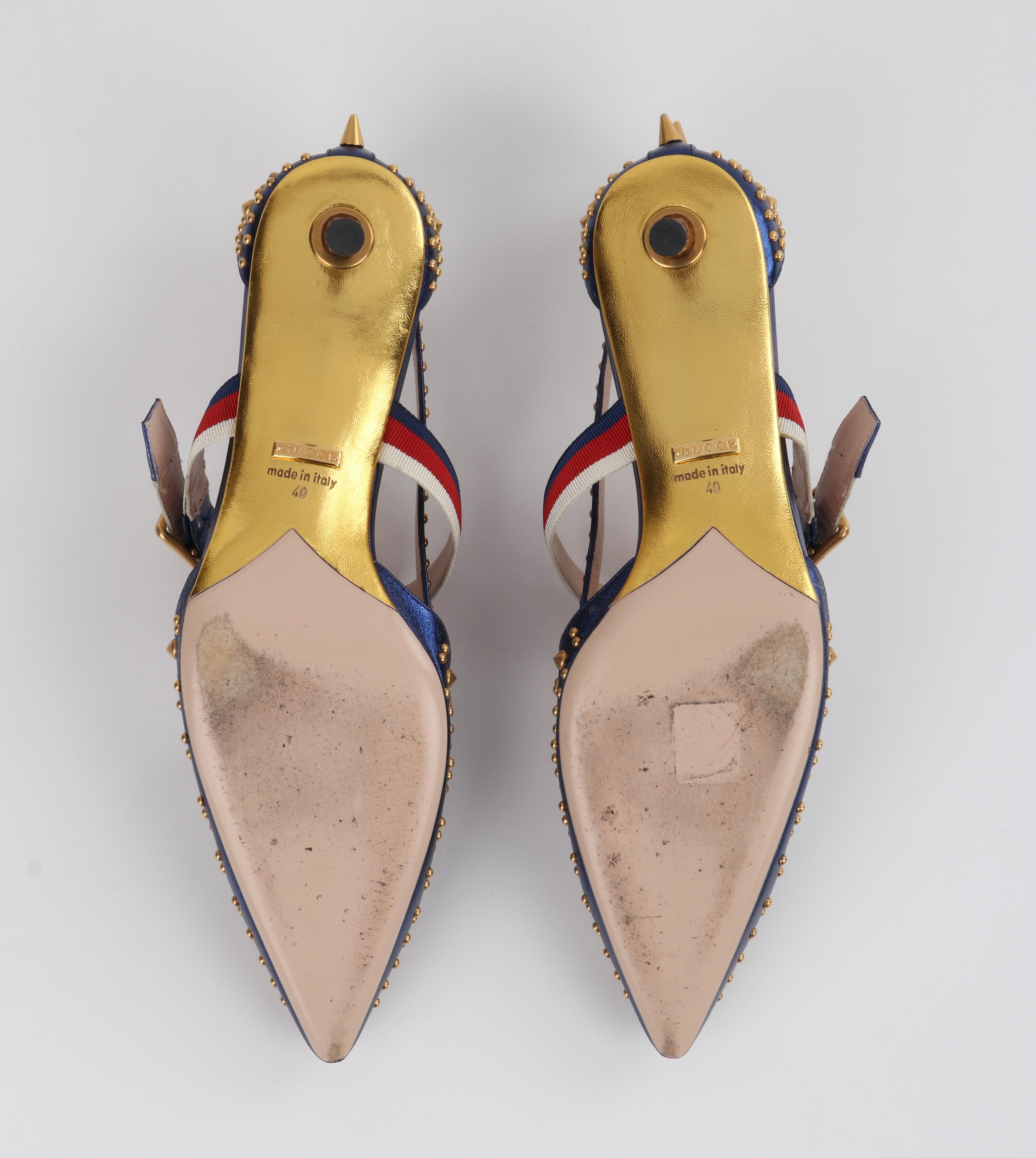 Escarpins à petit talon en cuir bleu métallisé et clous dorés « Unia » GUCCI, collection Croisière 2017  en vente 4