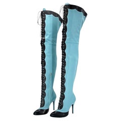 Stivali Gucci Resort 2023 Harriet, alti fino alla coscia, con motivo serpente in rilievo e punta affusolata, tacco, taglia 38