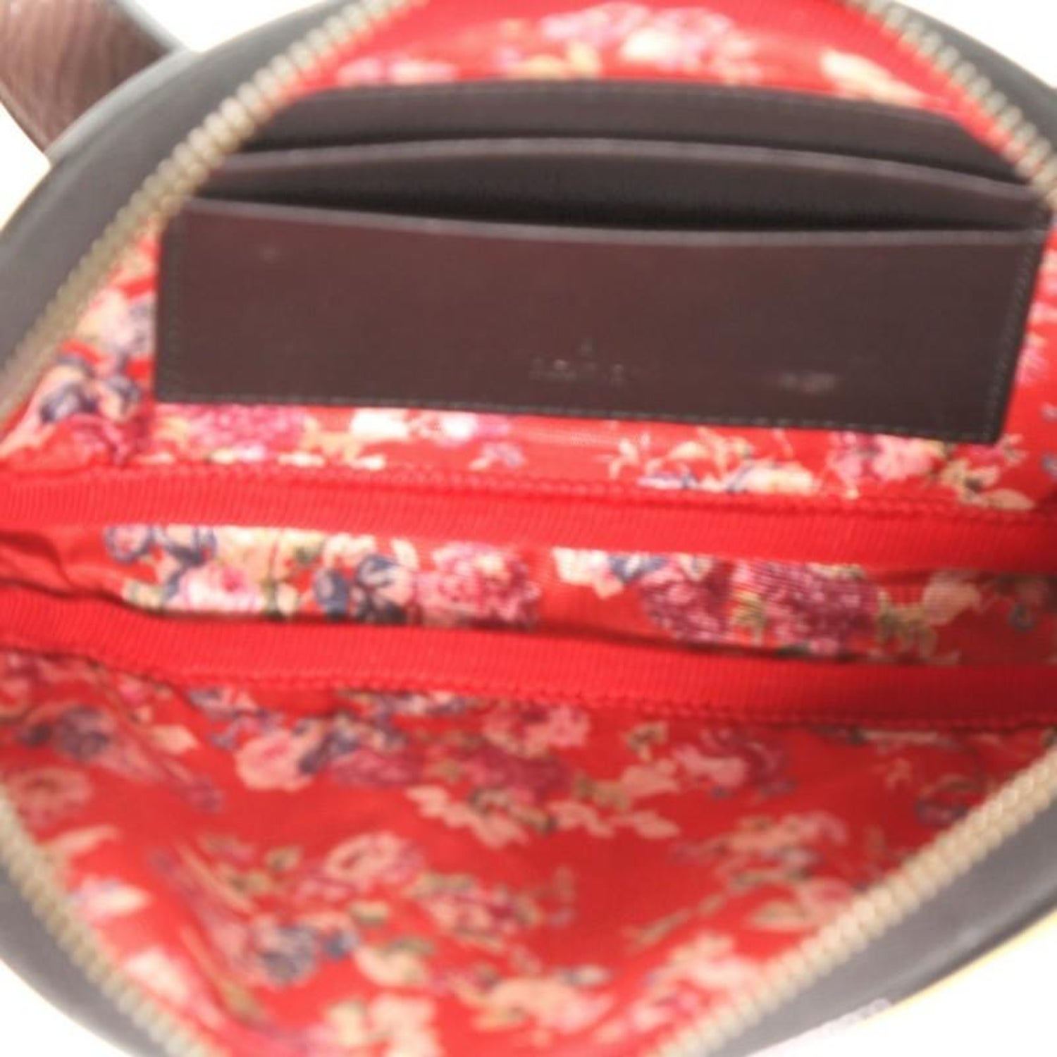 Gucci Retro Logo Belt Bag Patent At 1stdibs