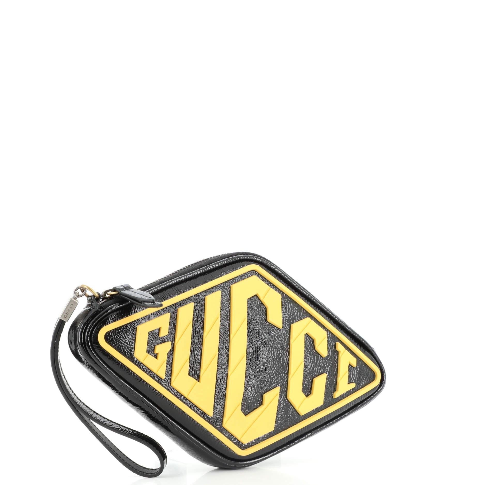 Gucci Retro Logo Wristlet Pouch Patent In Good Condition For Sale In NY, NY