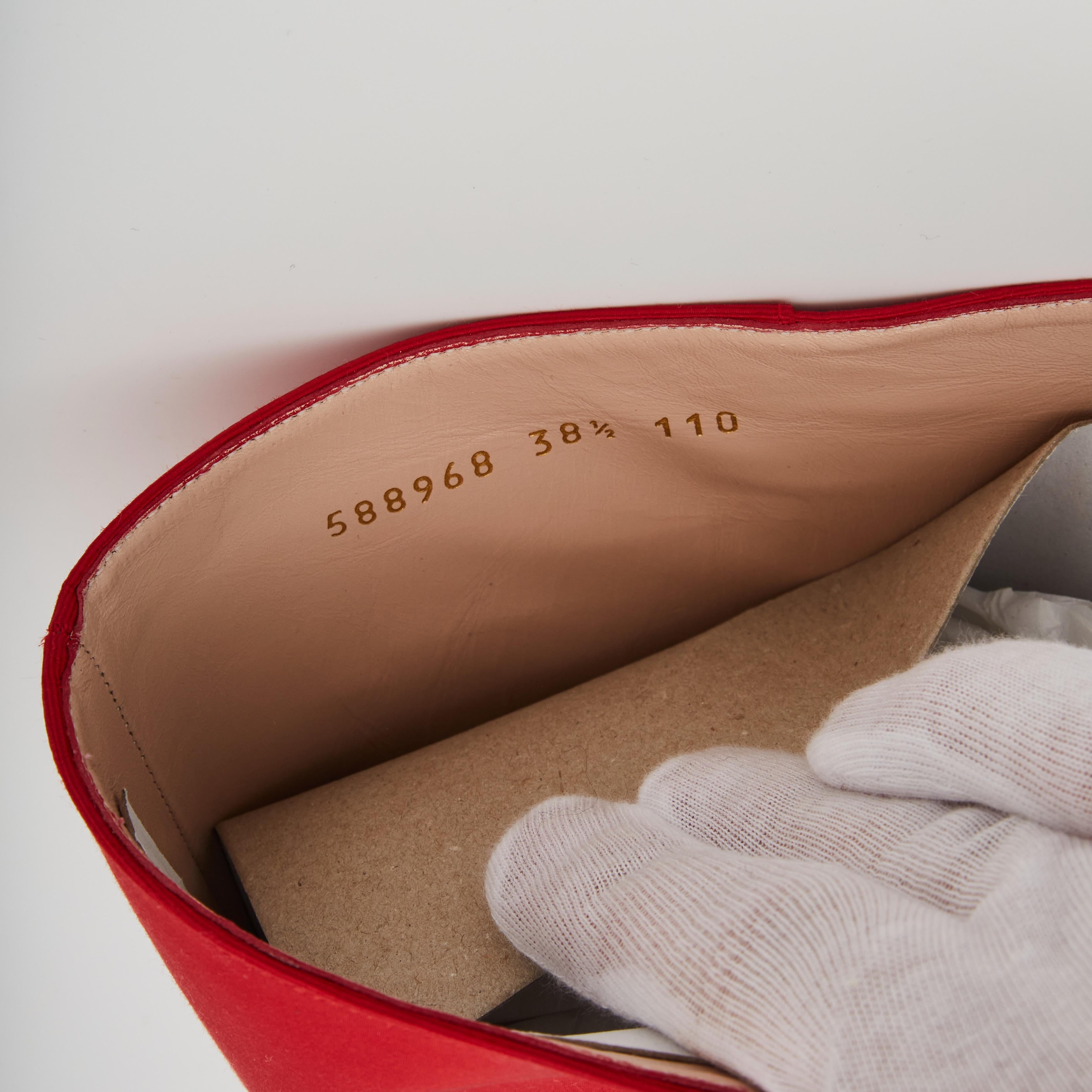 Gucci - Bottes à plateforme hauteur genou en tissu rouge côtelé (588968) 38,5 EU en vente 4