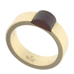 Gucci Ring 18 Karat Yellow Gold and Carnelian Stone