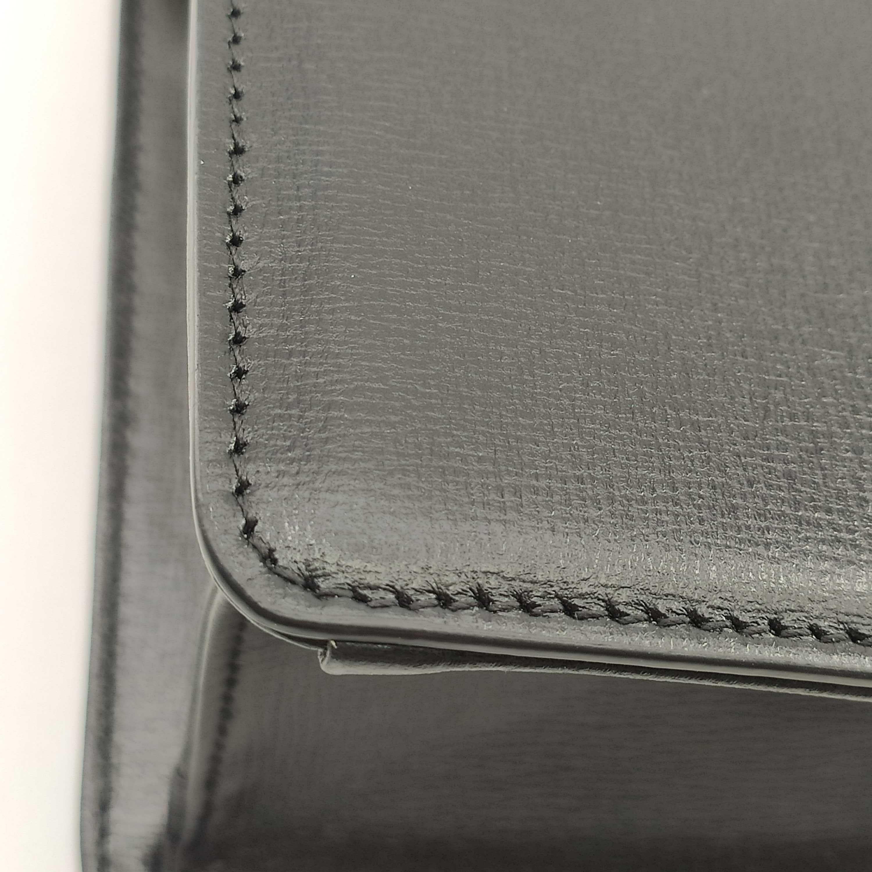 GUCCI Ring Shoulder bag in Black Leather 7
