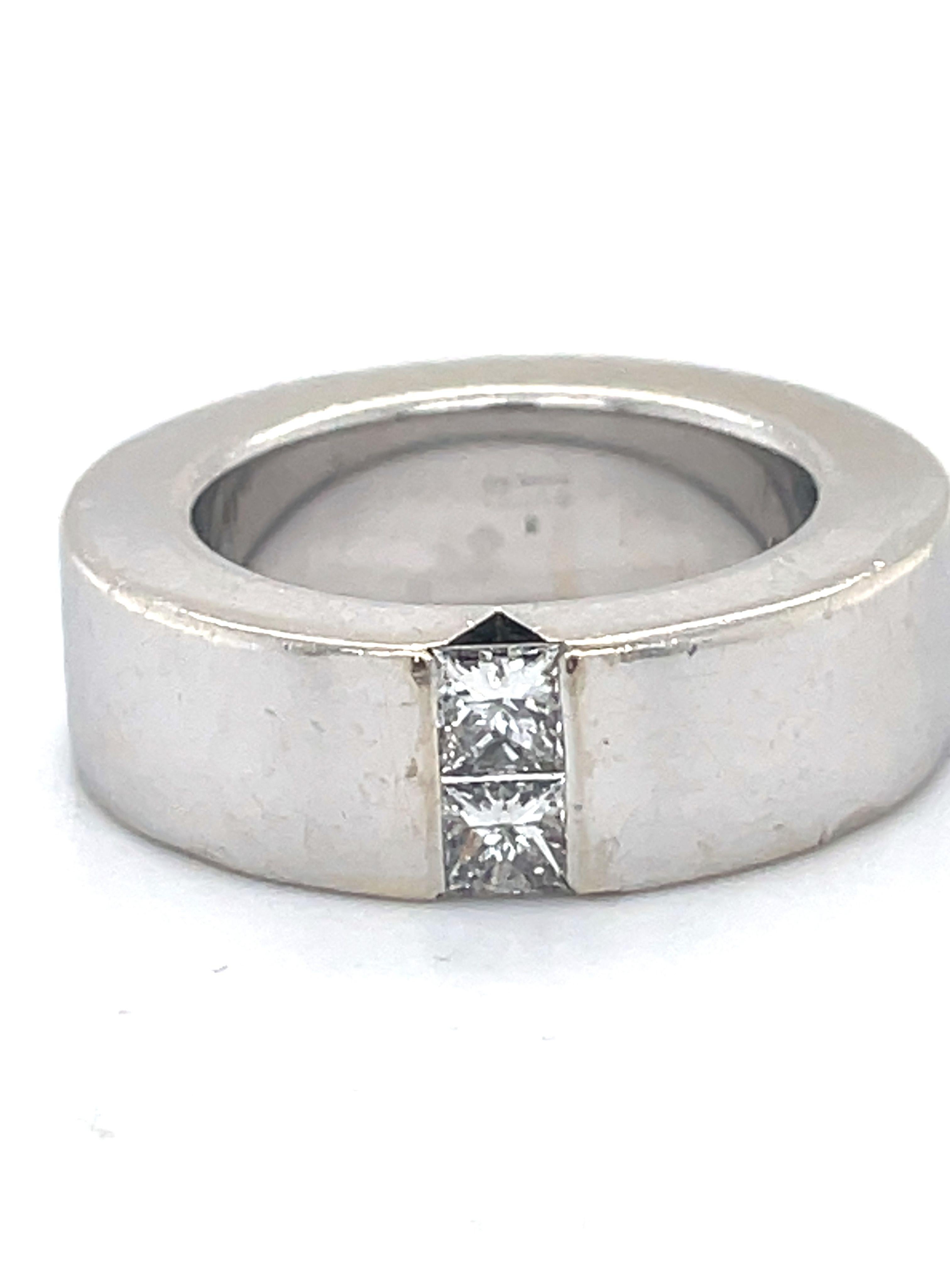 Gucci Ring, Tenttion-Ring, 18 Karat Weißgold Gucci Ring 0,3CT Diamanten im Prinzessinnenschliff im Angebot 3