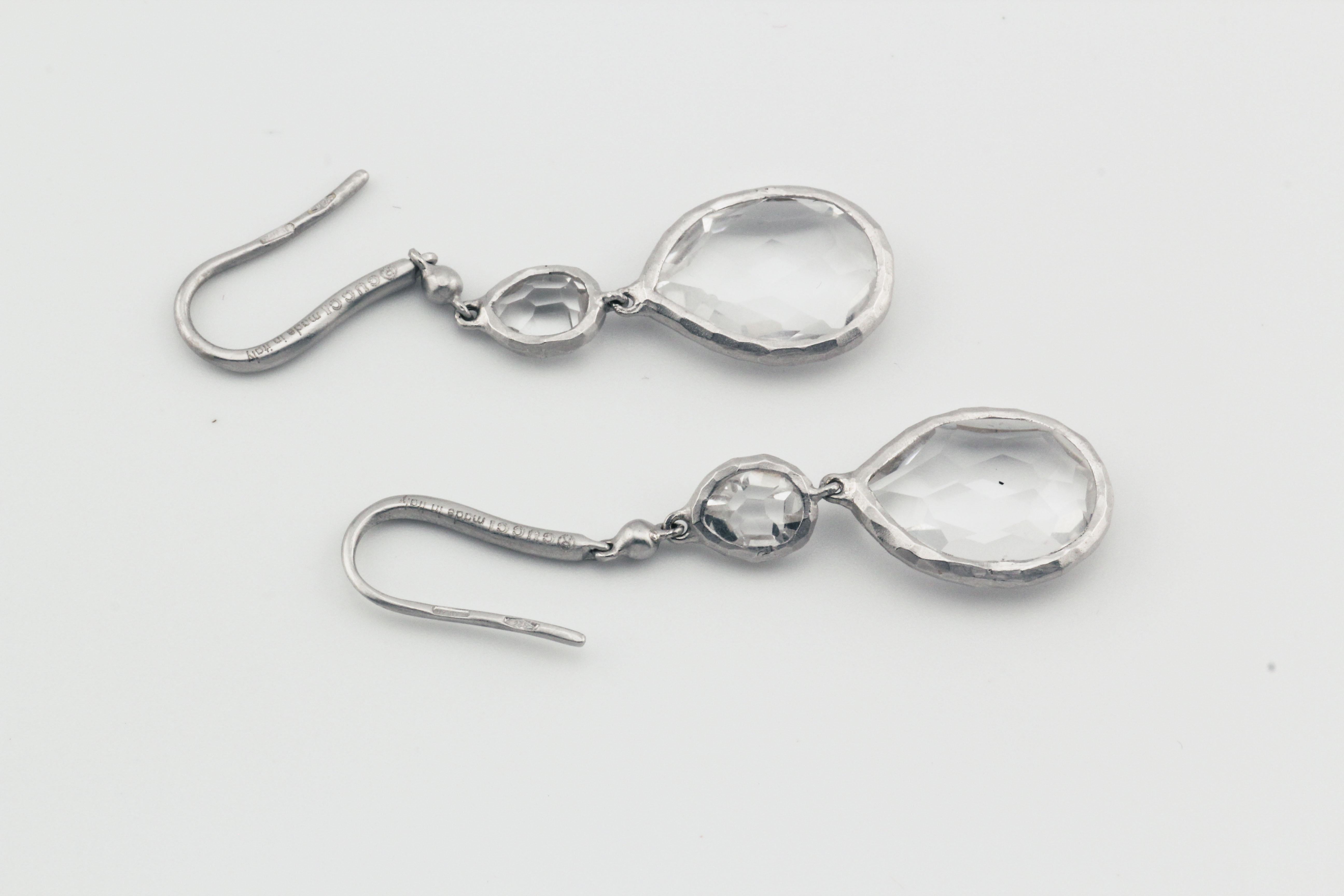 Gucci Rock Crystal 18k White Gold Drop Pendant Earrings Excellent état - En vente à Simpsonville, SC