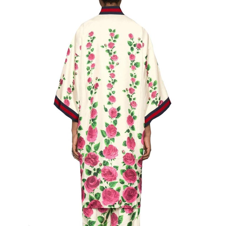 GUCCI Rose Garden Print Silk Kimono IT42 US4-6 For Sale at 1stDibs | gucci  robe, gucci kimono robe, gucci silk robe