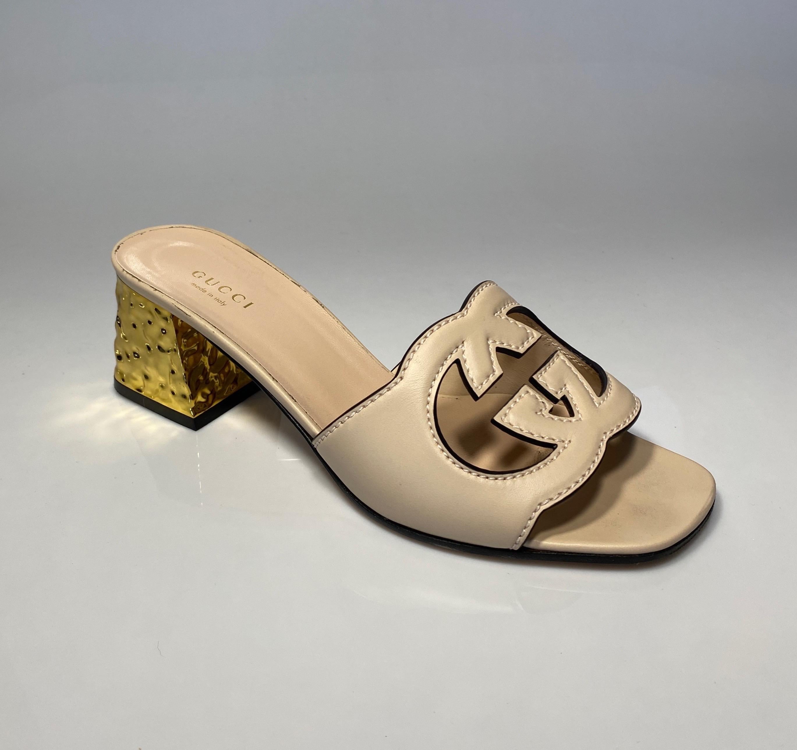 Gucci Rose Leather Interlocking G Cut-out Sandal - Size 37.5 In Good Condition In West Palm Beach, FL
