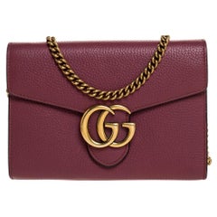 Gucci - Portefeuille GG Marmont en cuir rose sur chaîne