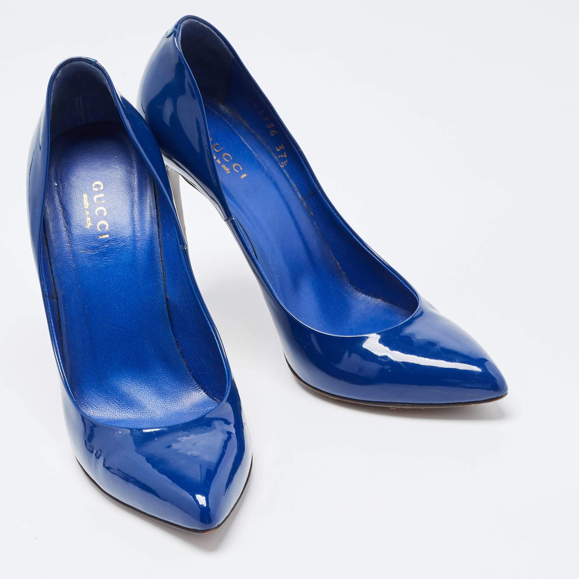 Women's Gucci Royal Blue Patent Leather Pointed Toe Pumps Size 37.5 For Sale