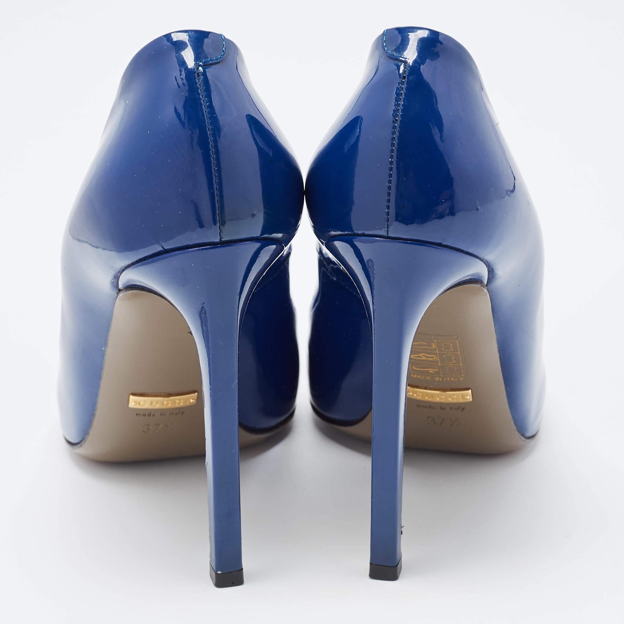 Gucci Royal Blue Patent Leather Pointed Toe Pumps Size 37.5 For Sale 3