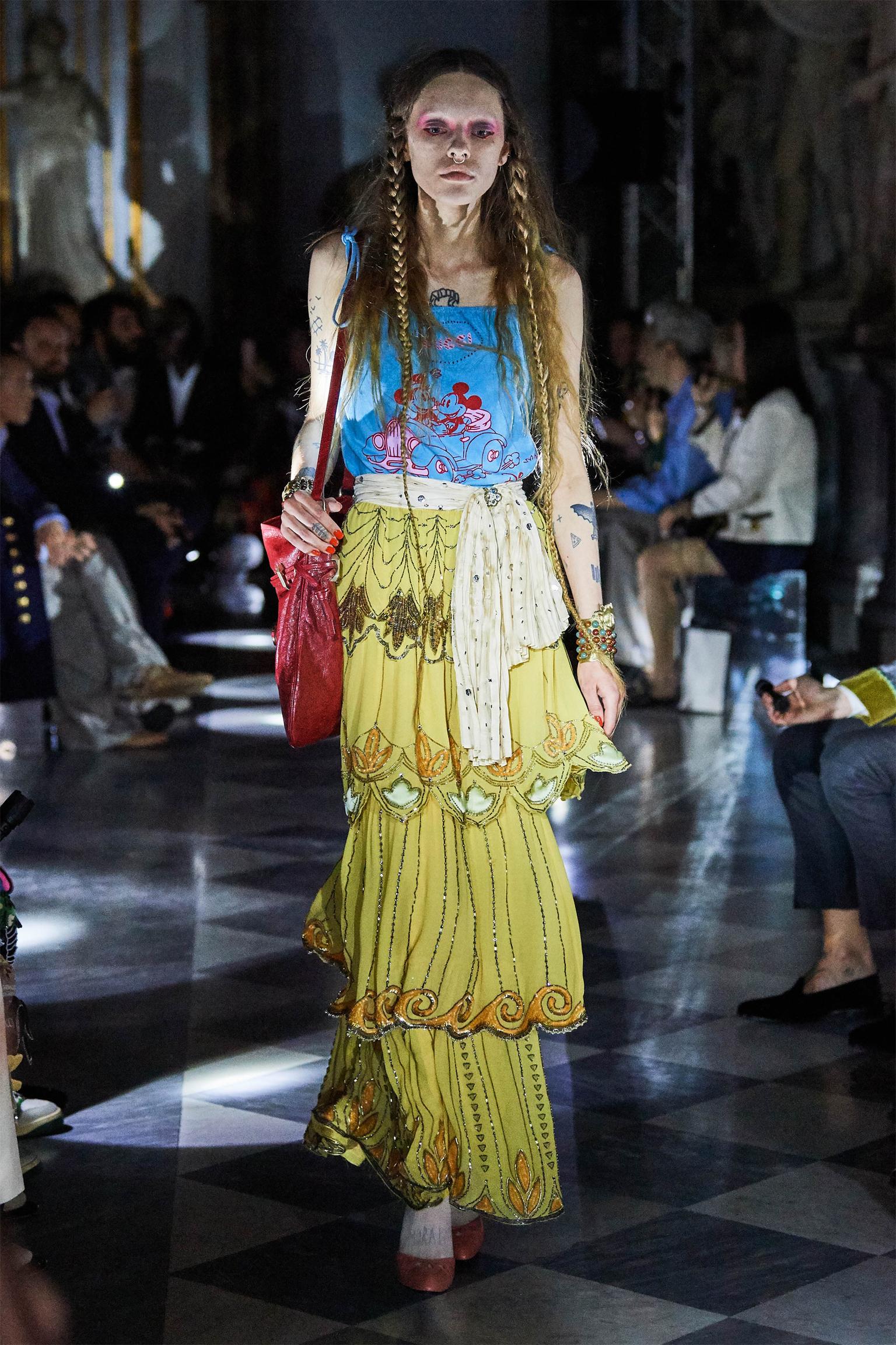 Bracciale Runway Cruise Collection'S di Gucci in oro e cabochon gioiello in vendita 12