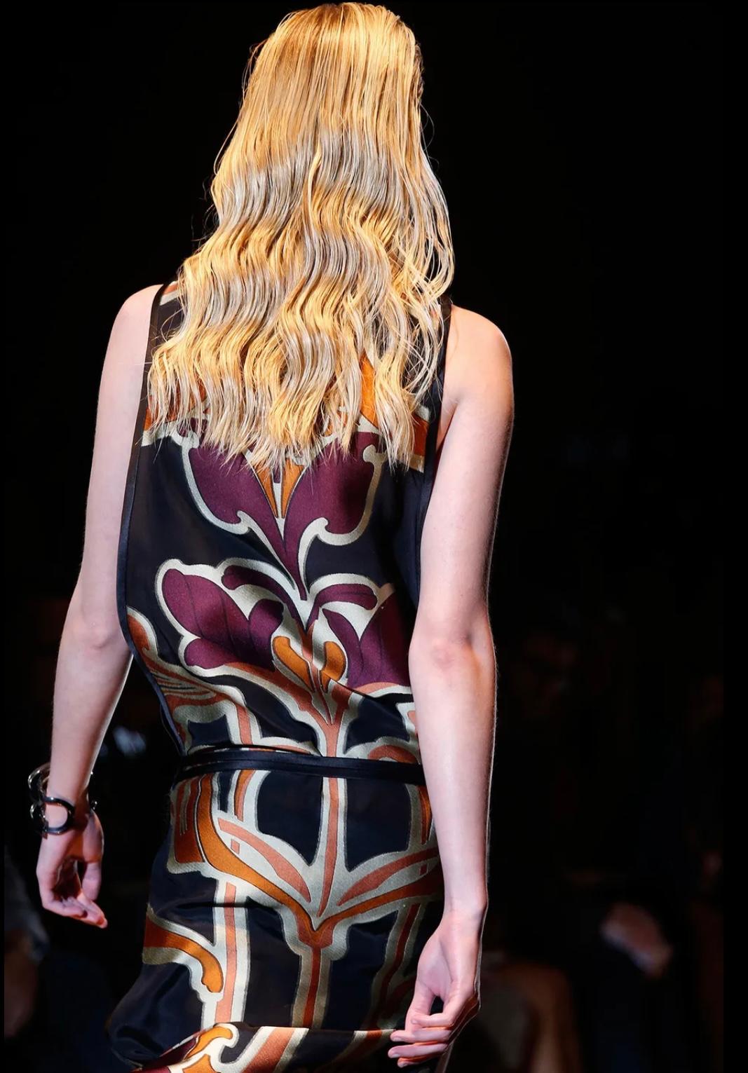 Robe tunique de soirée Gucci Runway en damas de soie, printemps-été 2014 en vente 8