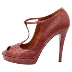 Gucci Rust Ostrich Betty T-Strap Platform Pumps Size 38