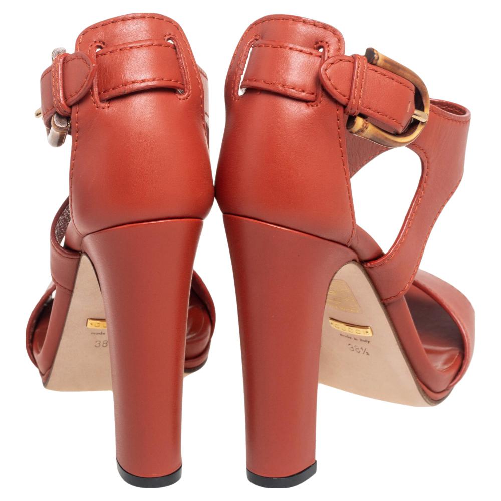 Gucci Rusty Orange Lifford Bamboo Buckle Block Heel Sandals Size 38.5 In New Condition In Dubai, Al Qouz 2