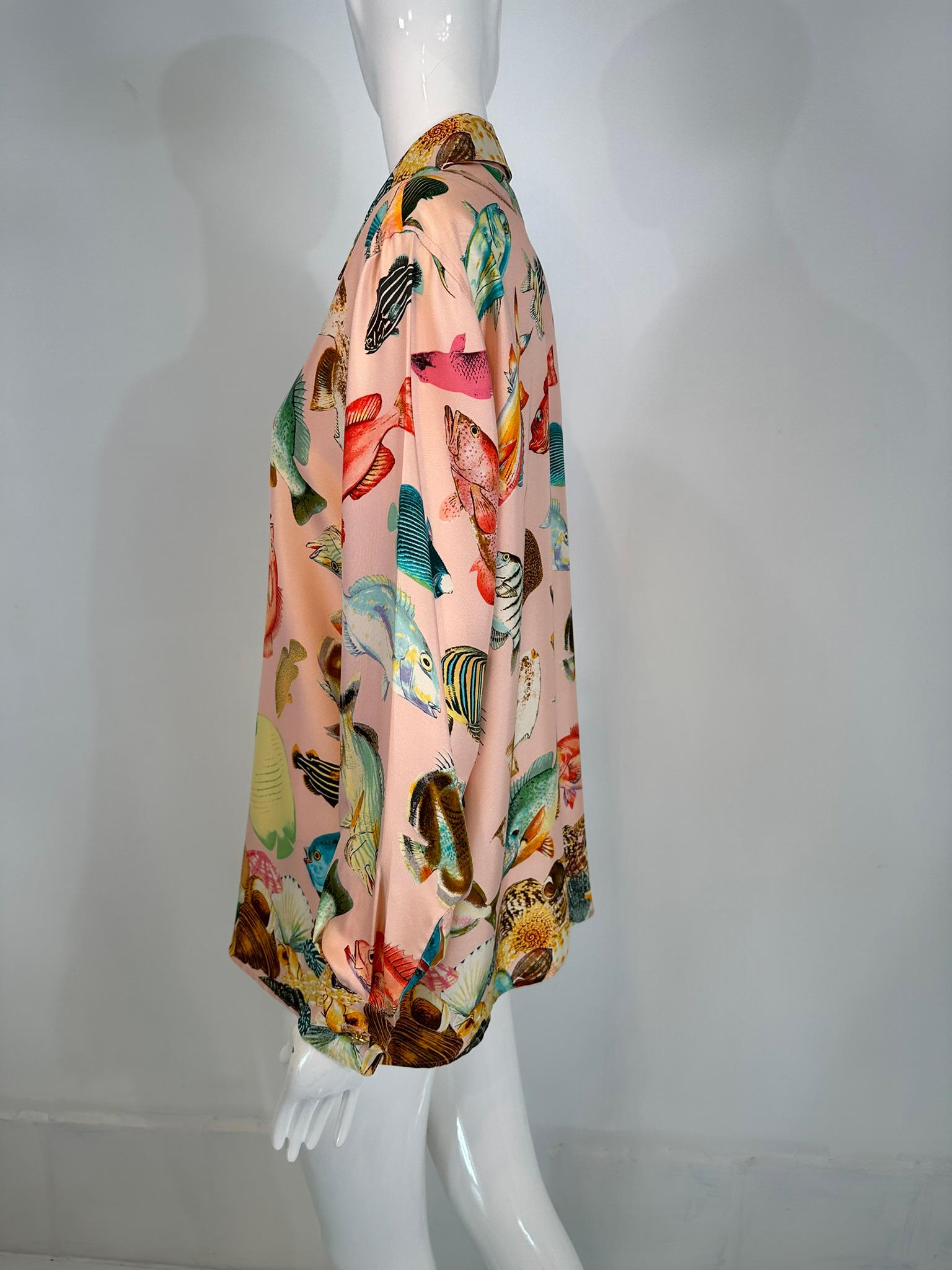 Gucci S/S 1992 Runway Pink Silk Twill Fish & Sea Shells Oversize Shirt/Tunic 42 For Sale 8