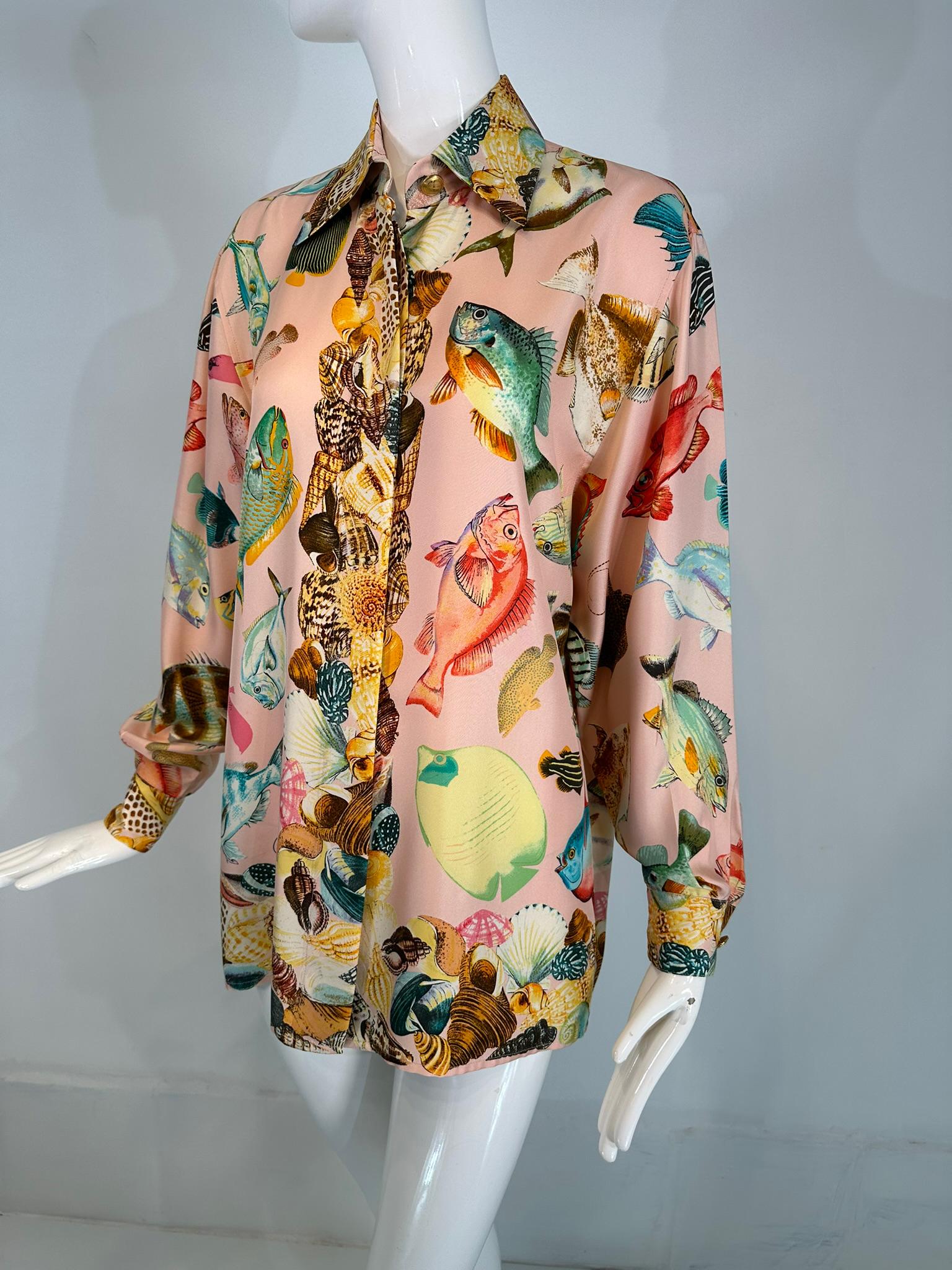 Gucci S/S 1992 Runway Pink Silk Twill Fish & Sea Shells Oversize Shirt/Tunic 42 For Sale 11