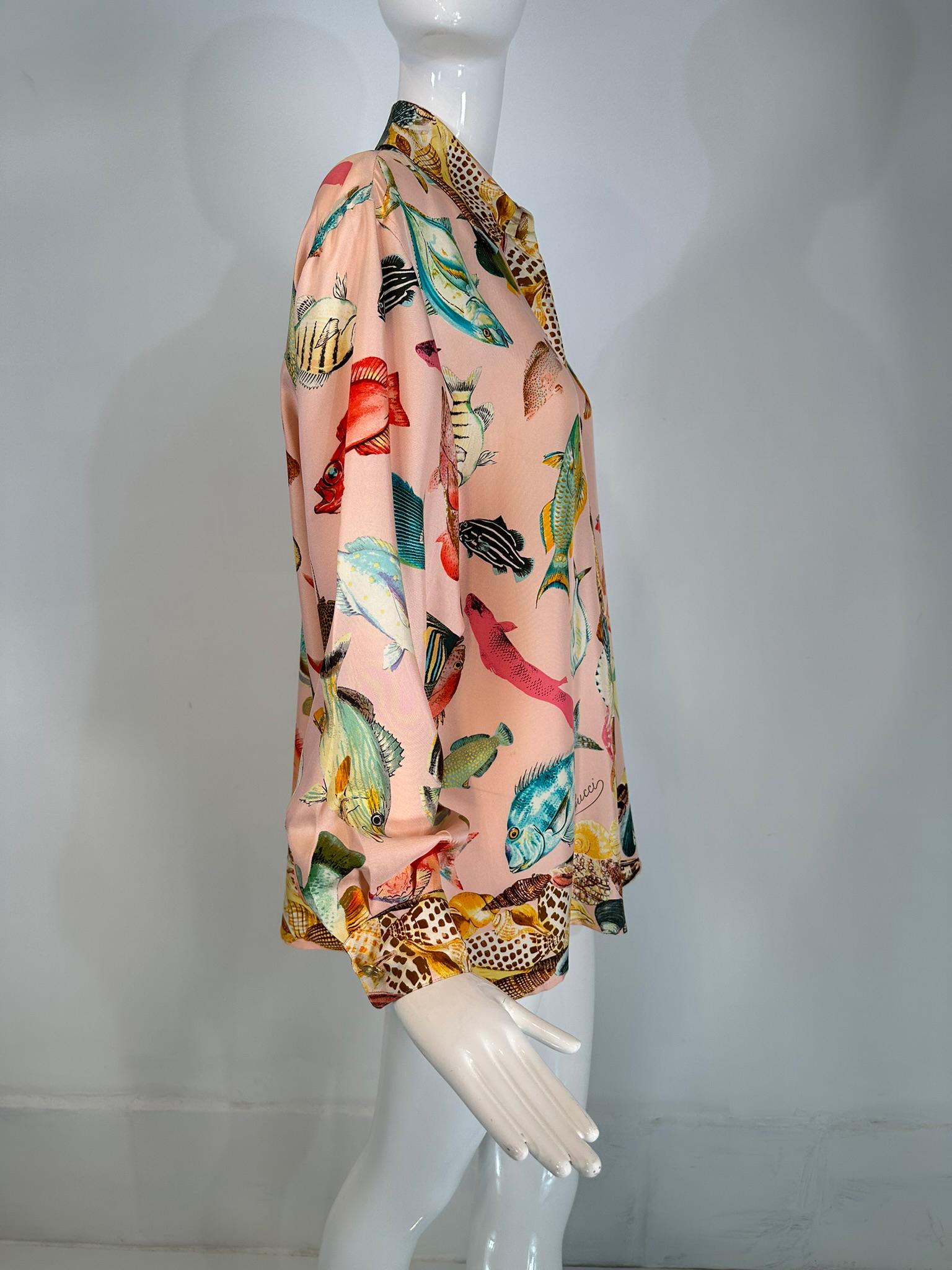 Gucci S/S 1992 Runway Pink Silk Twill Fish & Sea Shells Oversize Shirt/Tunic 42 For Sale 2