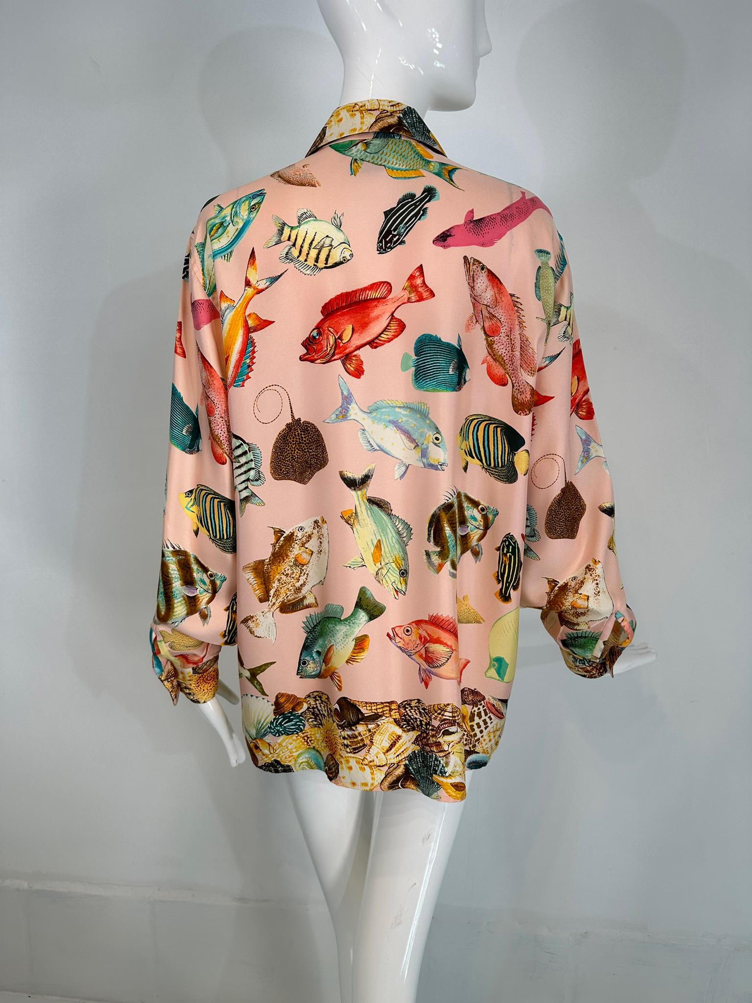 Gucci S/S 1992 Runway Pink Silk Twill Fish & Sea Shells Oversize Shirt/Tunic 42 For Sale 5