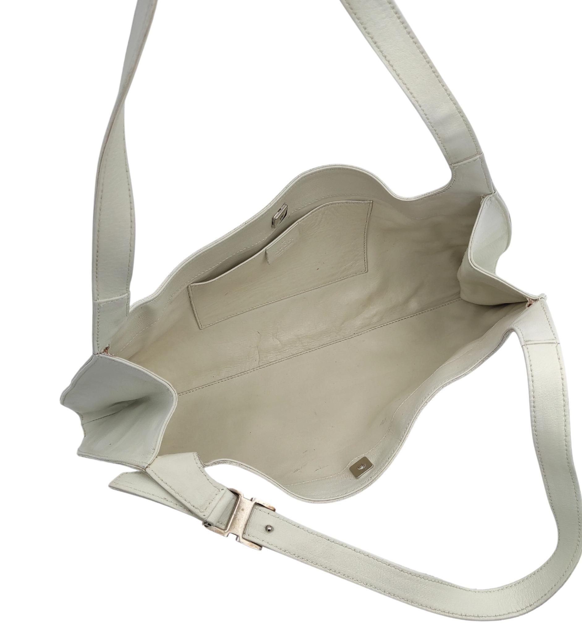 Gucci S/S 2001 white shoulder bag For Sale 8