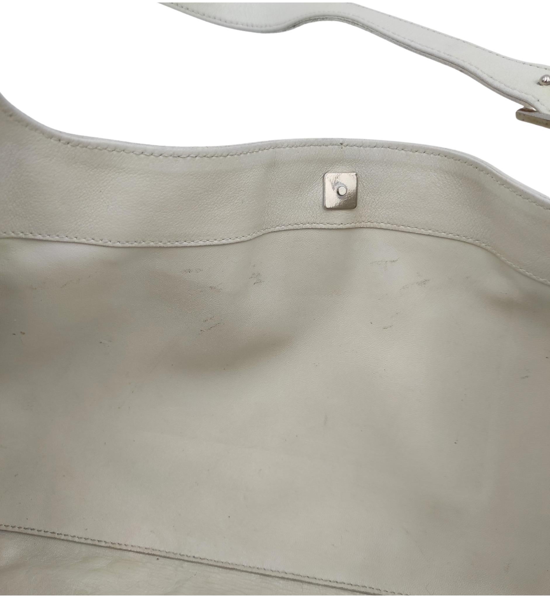 Gucci S/S 2001 white shoulder bag For Sale 10