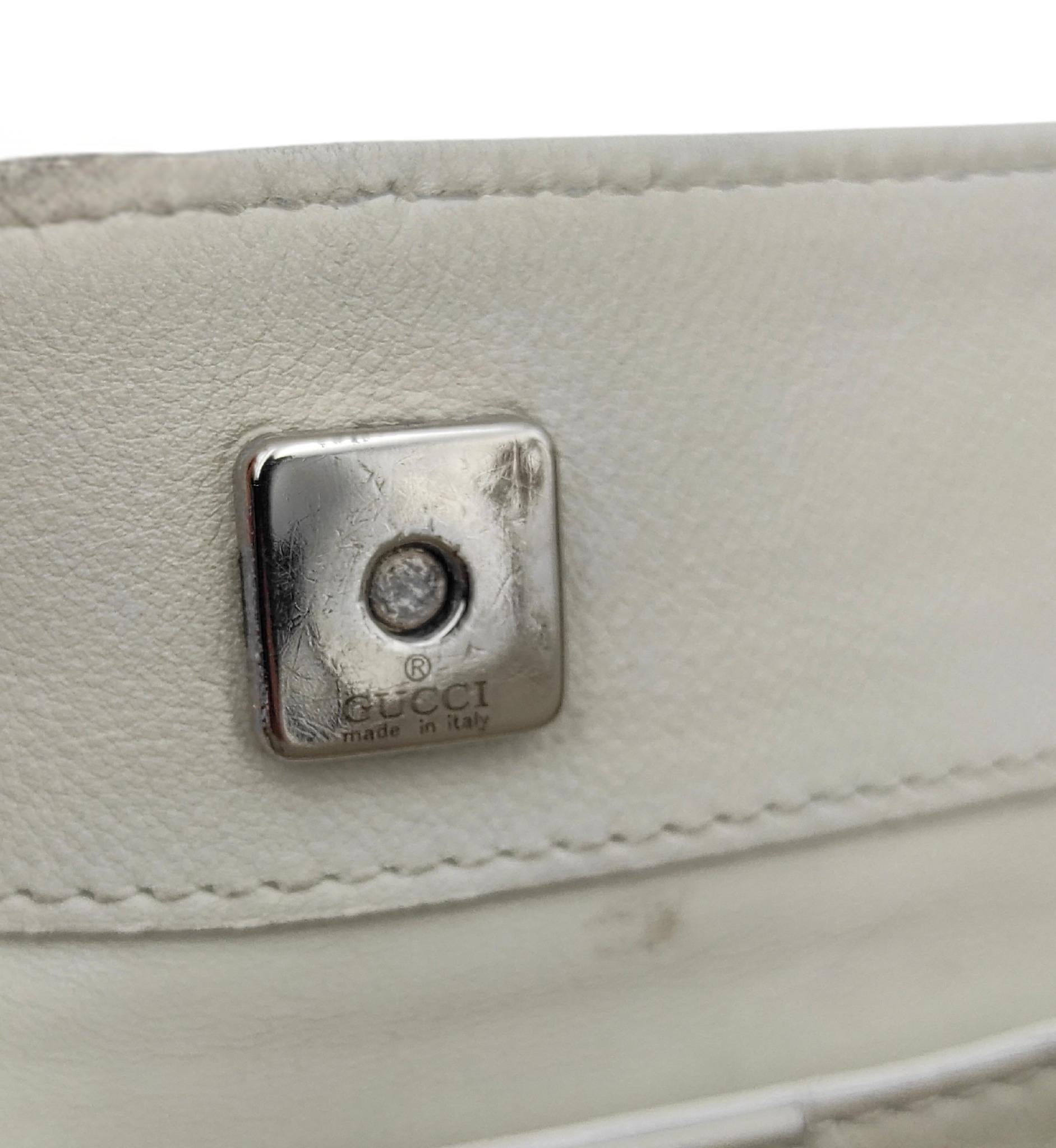 Gucci S/S 2001 white shoulder bag For Sale 11