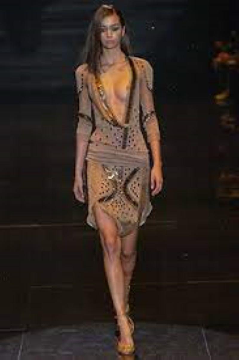  Gucci S/S 2005 New Silk Backless Dress with Appliques For Sale 14