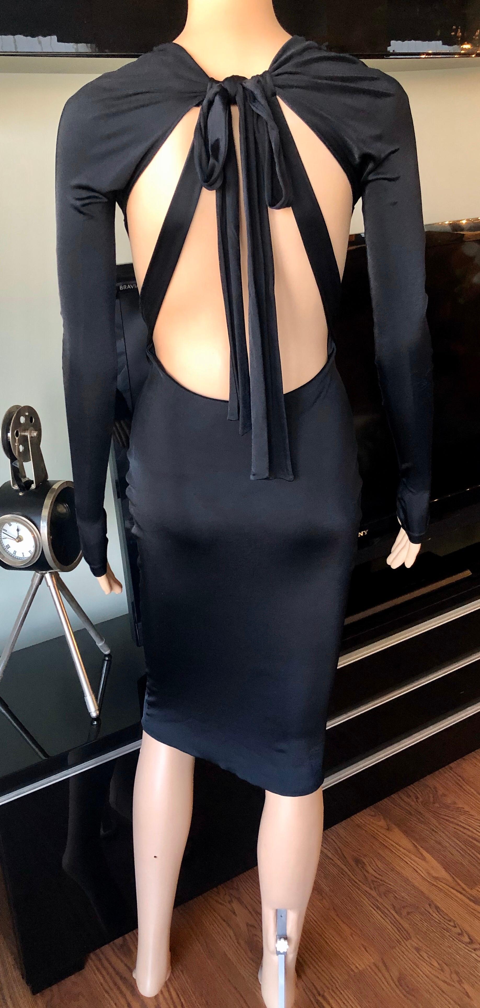 Gucci S/S 2005 Tom Ford Plunging Cutout Backless Bodycon Black Dress en vente 1