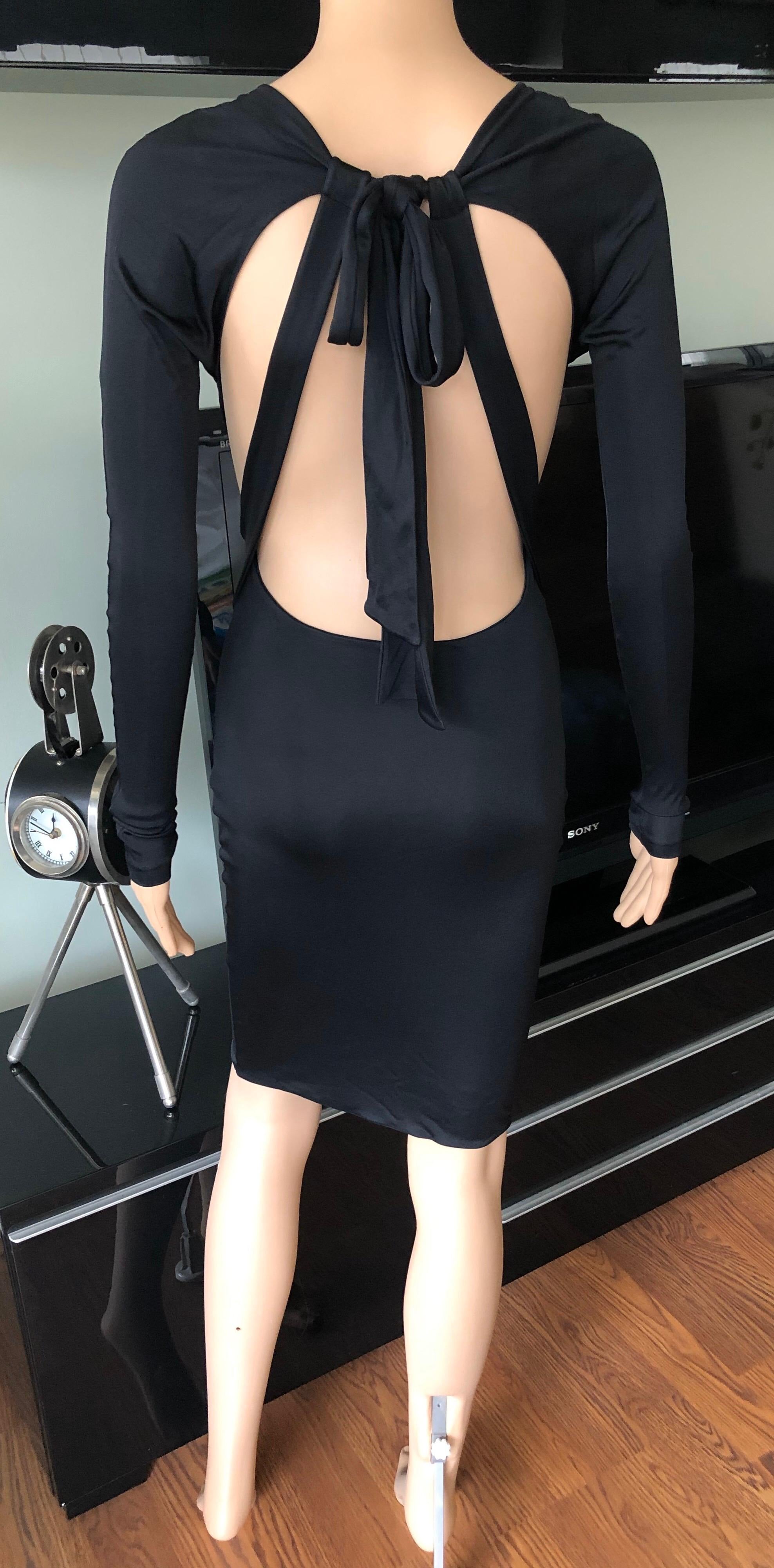Gucci S/S 2005 Tom Ford Tief ausgeschnittenes rückenfreies Bodycon-Kleid in Schwarz im Angebot 2