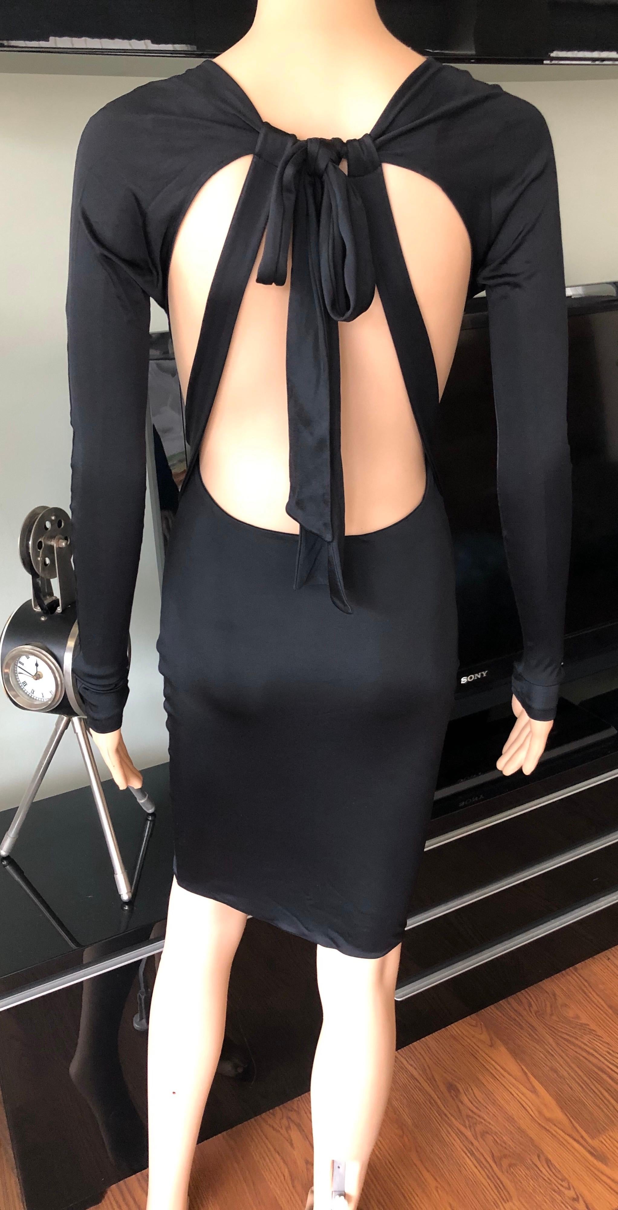Gucci S/S 2005 Tom Ford Plunging Cutout Backless Bodycon Black Dress For Sale 2