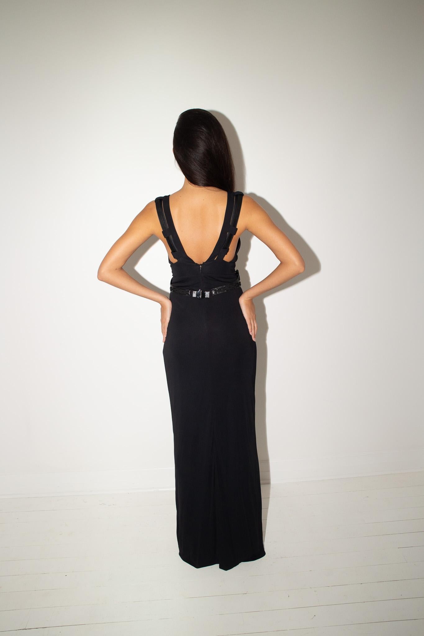 Gucci S/S 2010 Laufstegkleid mit Jersey-Ausschnitt und verchromtem und kristallklarem Ledergeschirr im Angebot 3