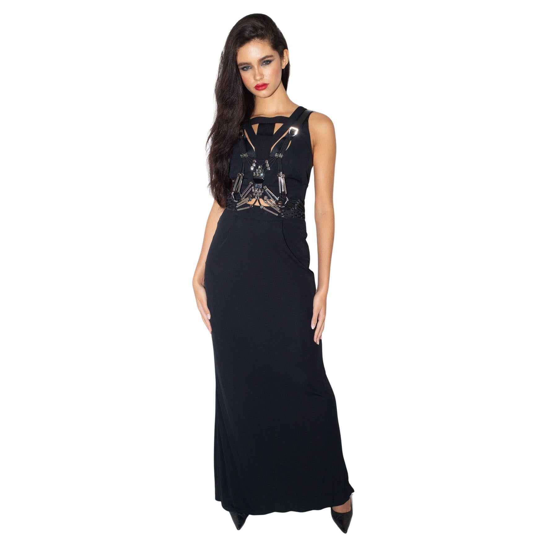 Gucci S/S 2010 Laufstegkleid mit Jersey-Ausschnitt und verchromtem und kristallklarem Ledergeschirr im Angebot