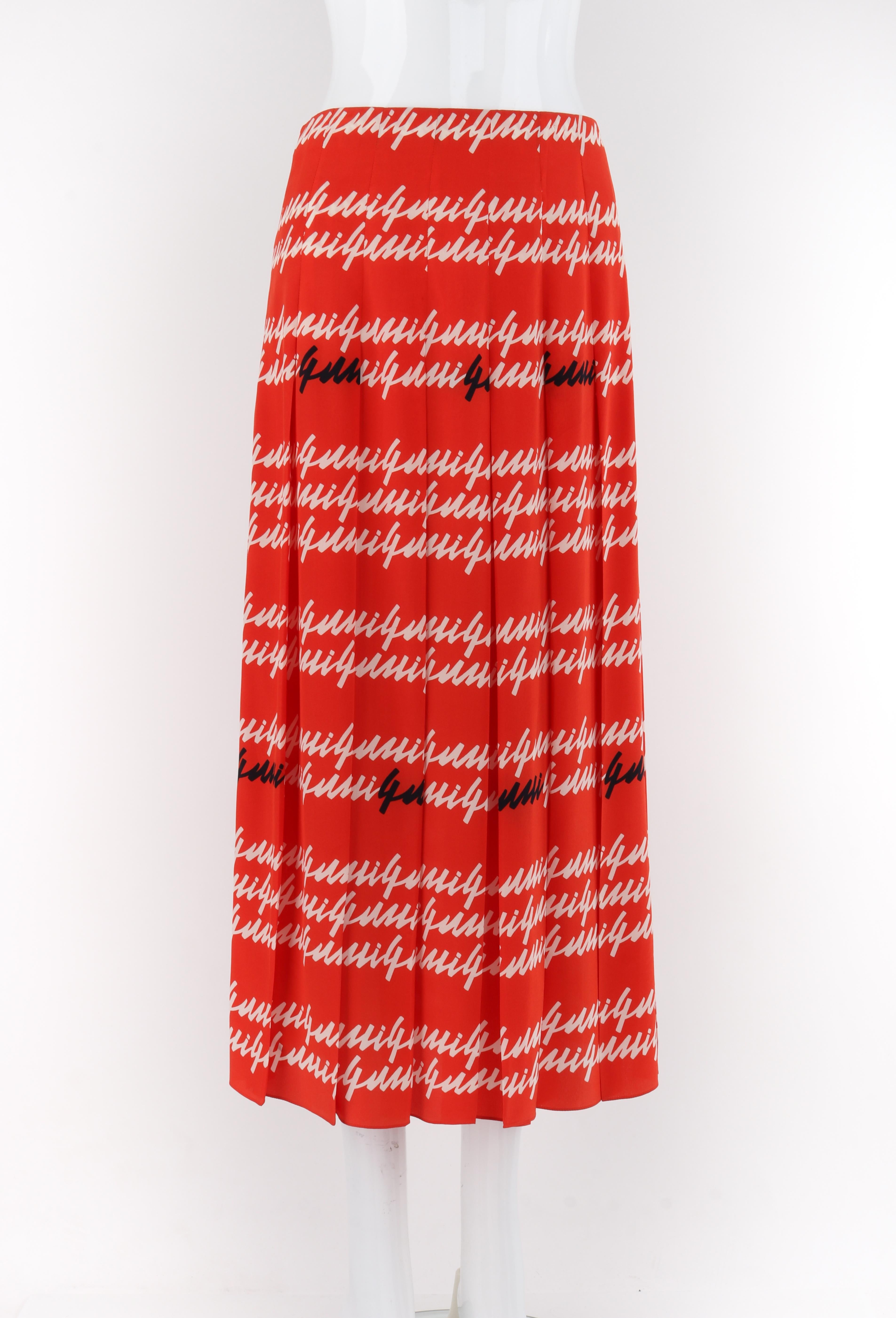 GUCCI S/S 2016 Orange Black White Pleated Silk Scripture Print Maxi Skirt In Good Condition For Sale In Thiensville, WI