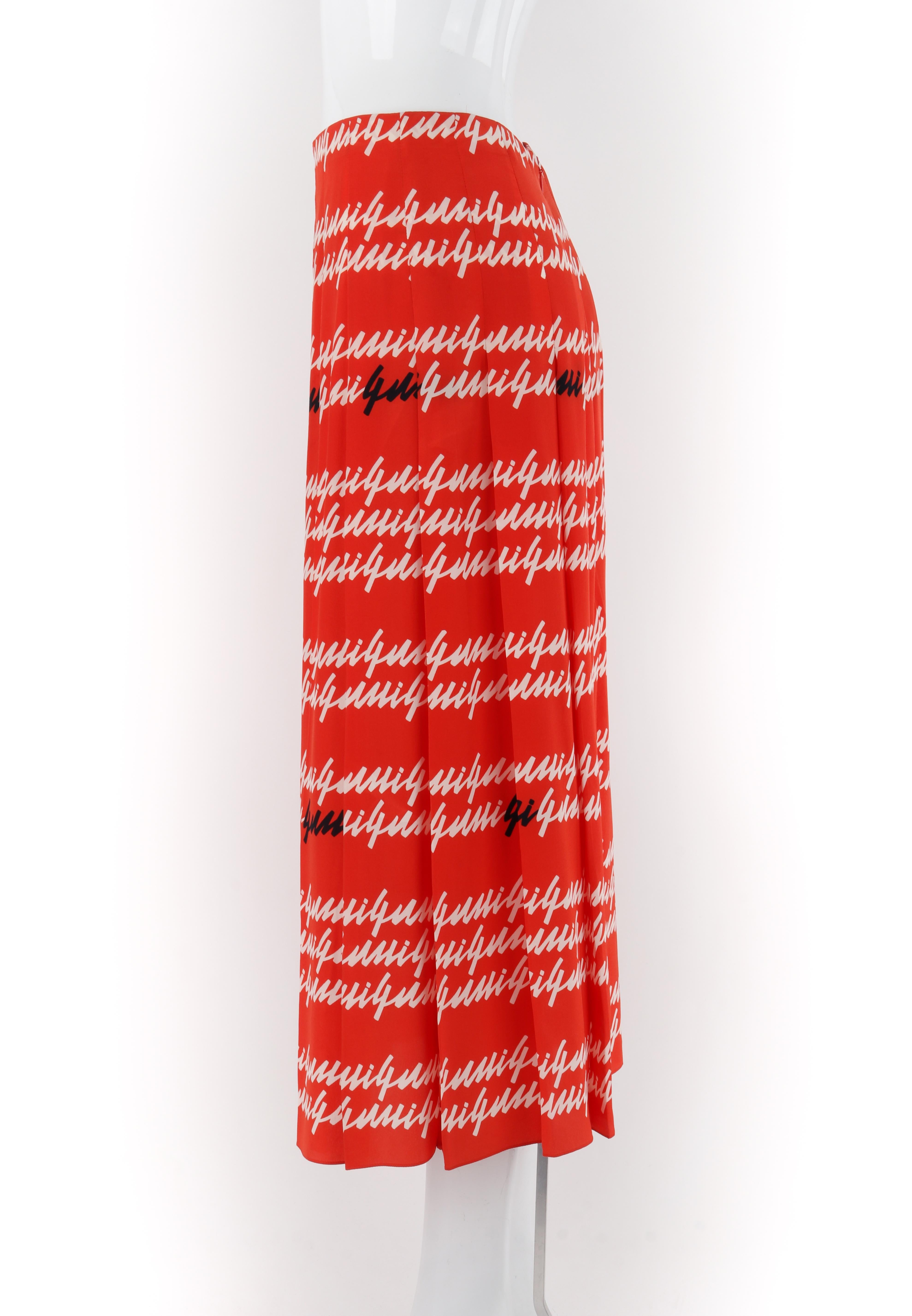 GUCCI S/S 2016 Orange Black White Pleated Silk Scripture Print Maxi Skirt For Sale 3