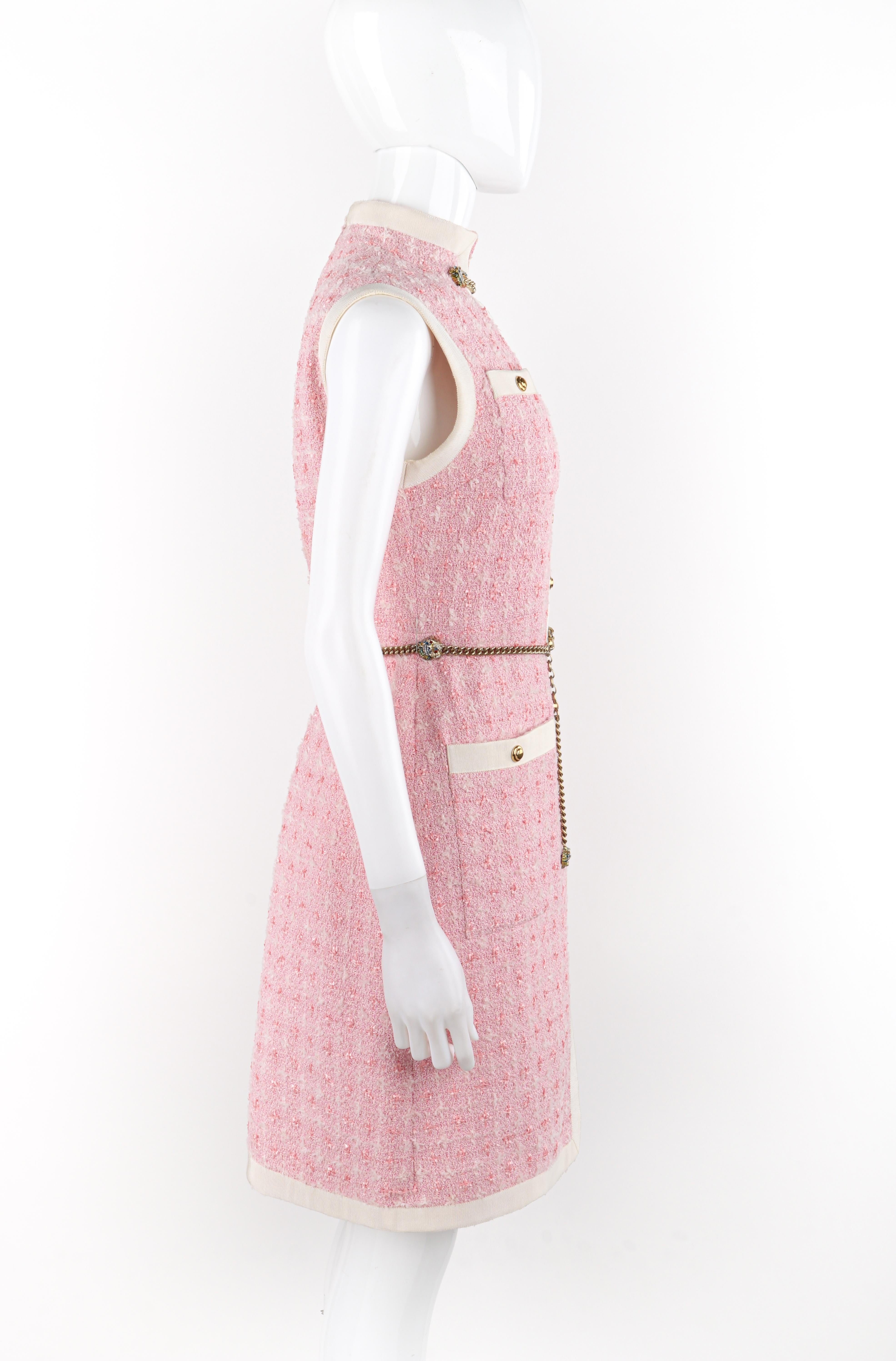 GUCCI S/S 2019 Pink White Gold Boucle Tweed Tiger Chain Belt Sleeveless Dress In Good Condition For Sale In Thiensville, WI
